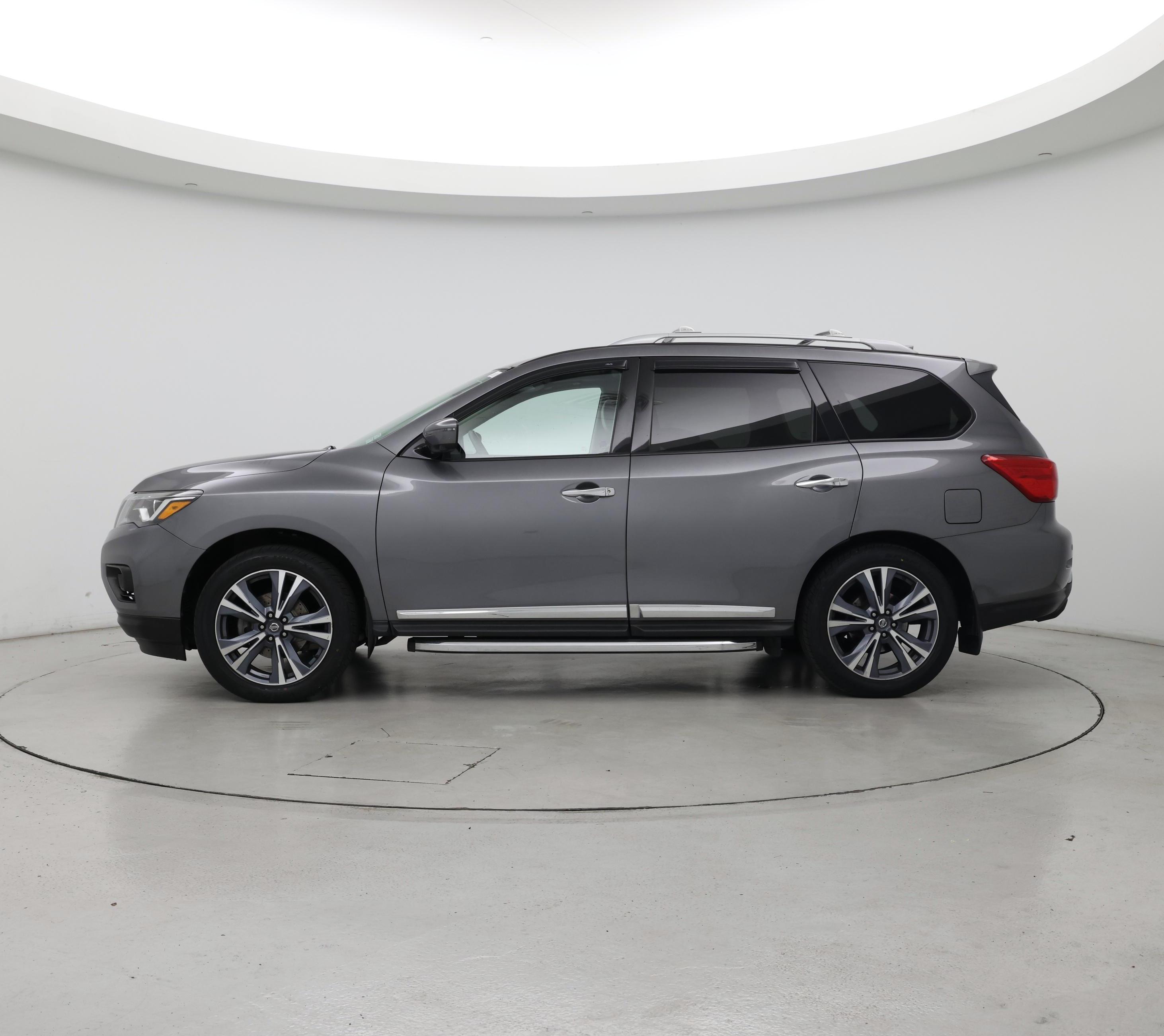 Thumbnail: 2019 Nissan Pathfinder - 3