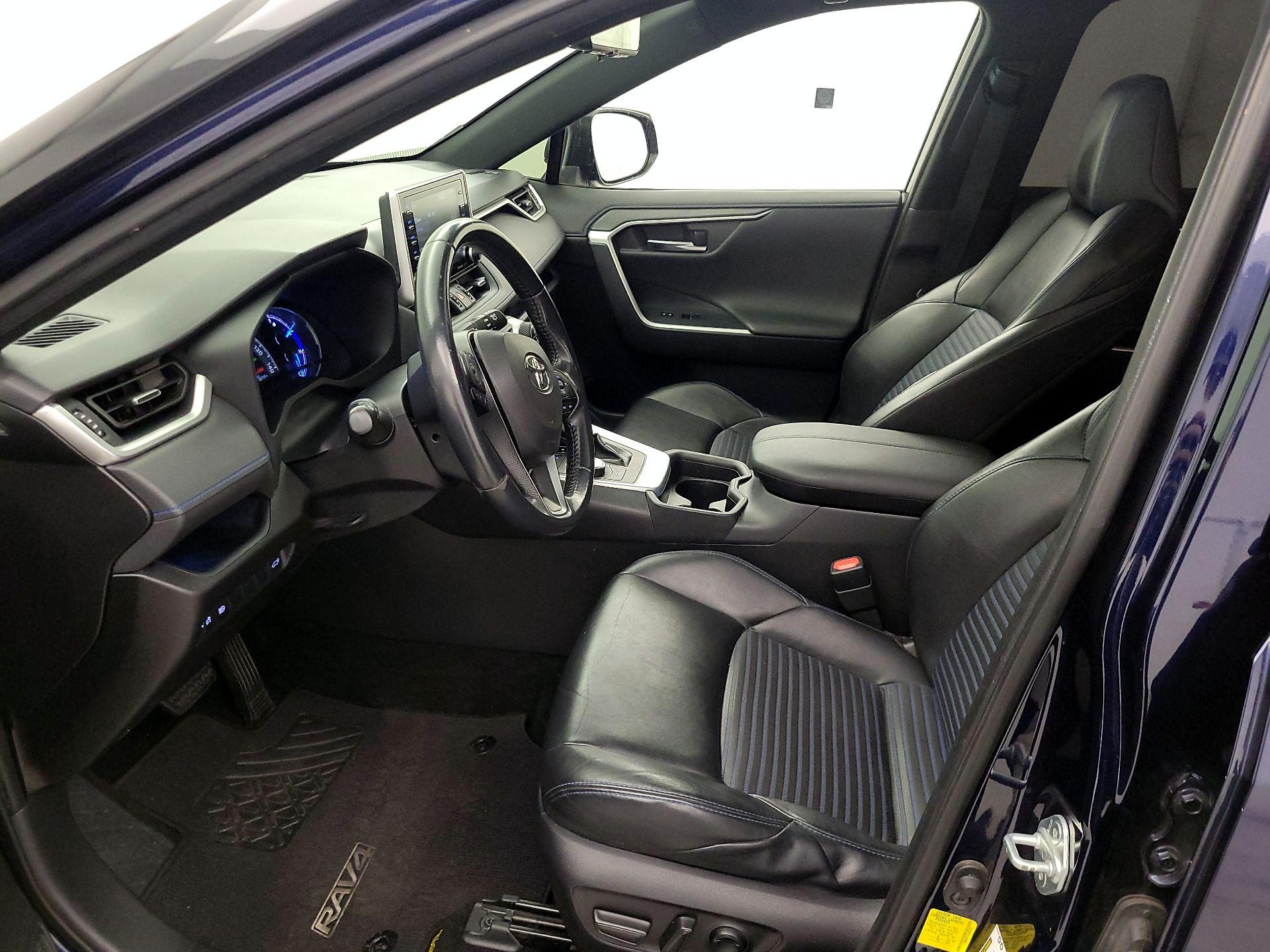 Thumbnail: 2019 Toyota RAV4 - 11