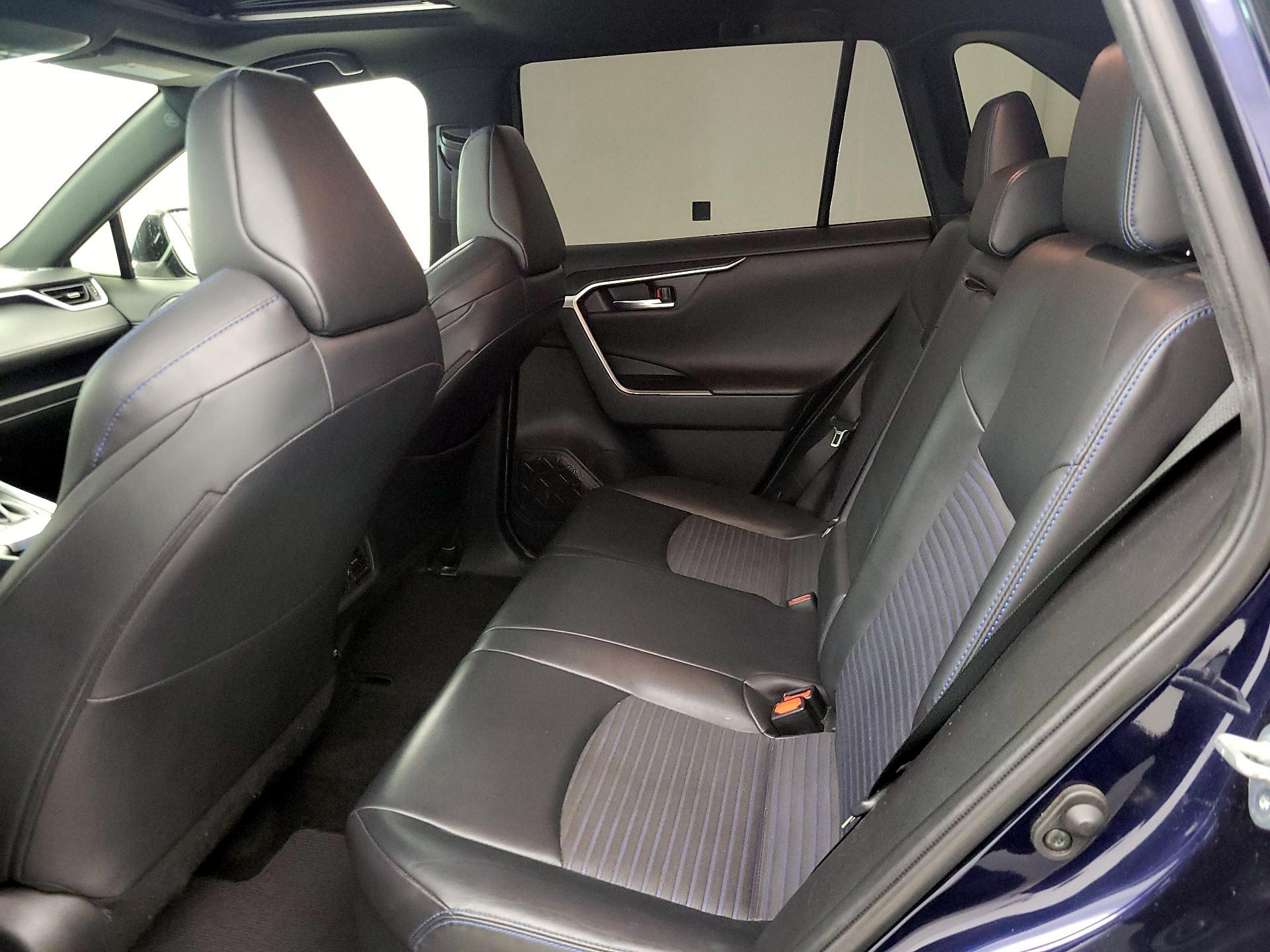 Thumbnail: 2019 Toyota RAV4 - 20