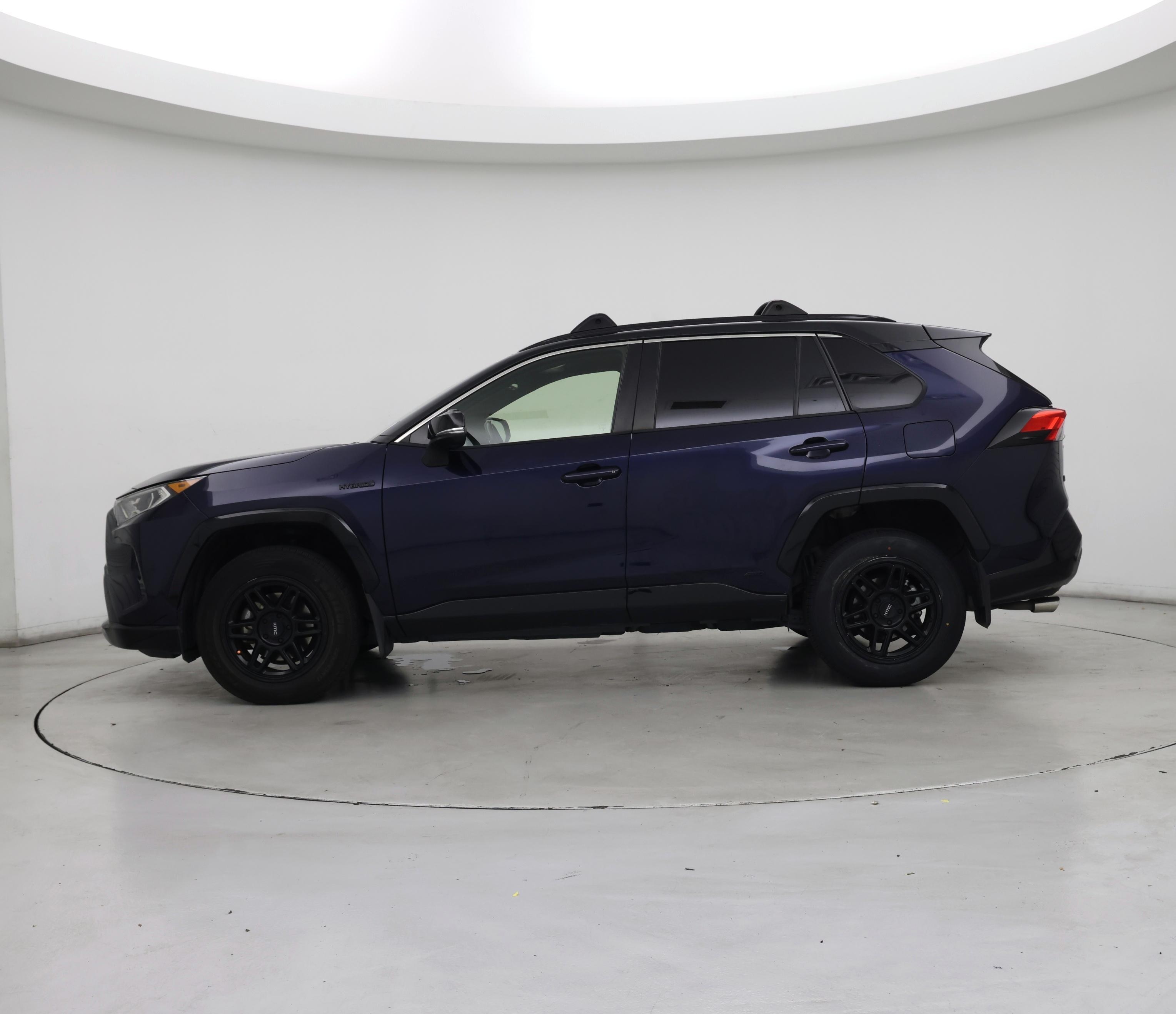 Thumbnail: 2019 Toyota RAV4 - 3