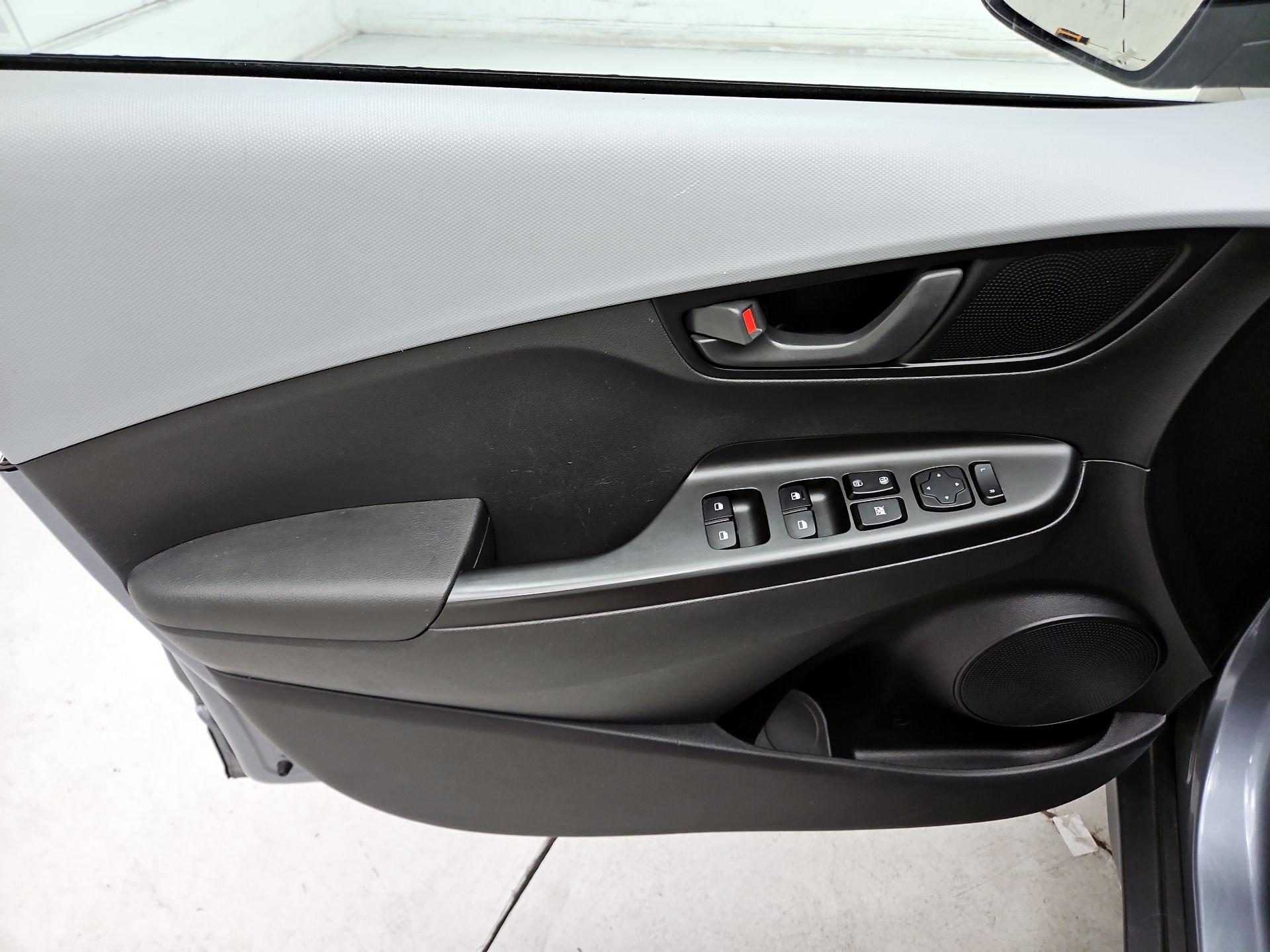 Thumbnail: 2021 Hyundai Kona - 10