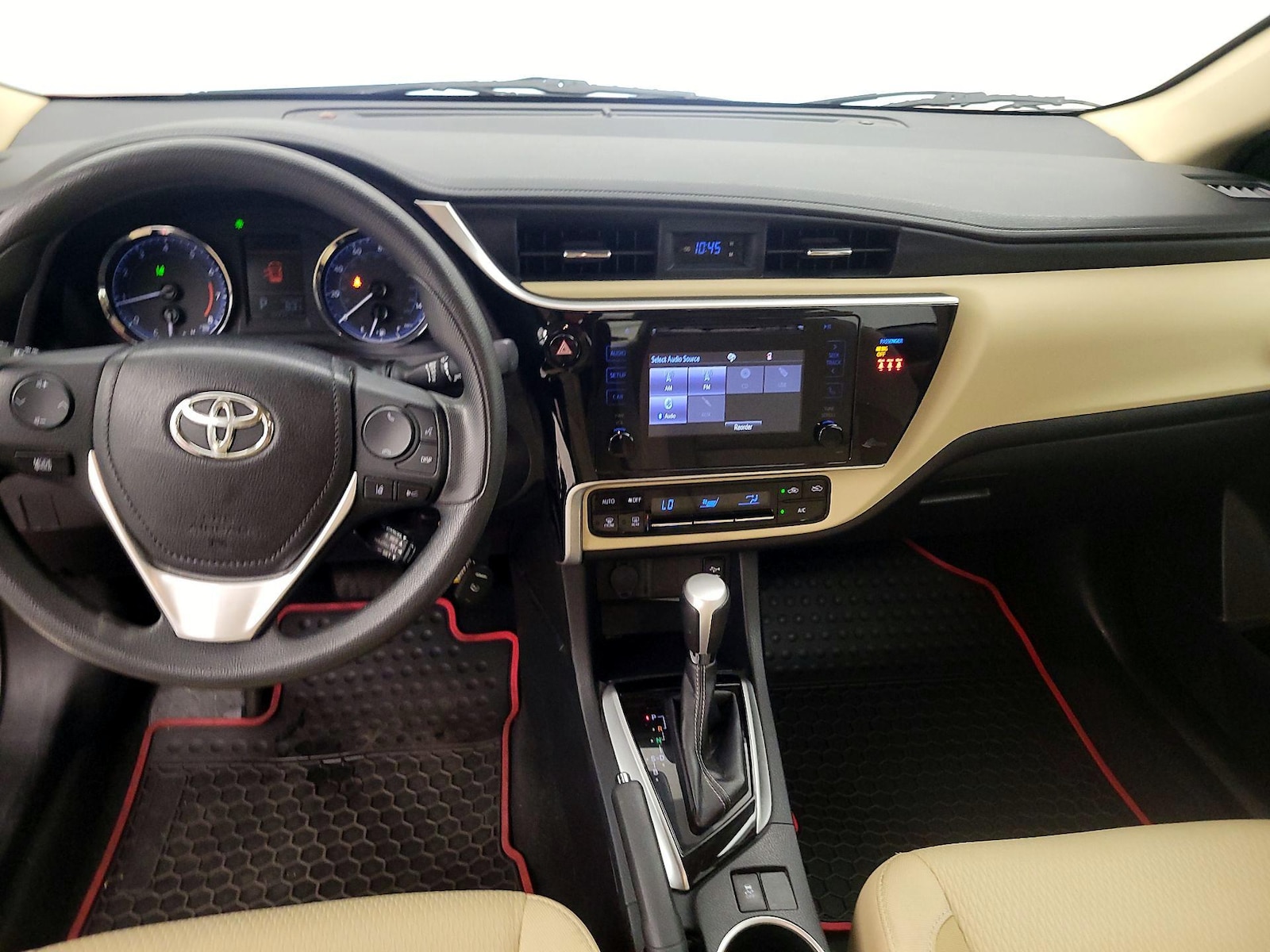 2018 Toyota Corolla LE - Photo 10