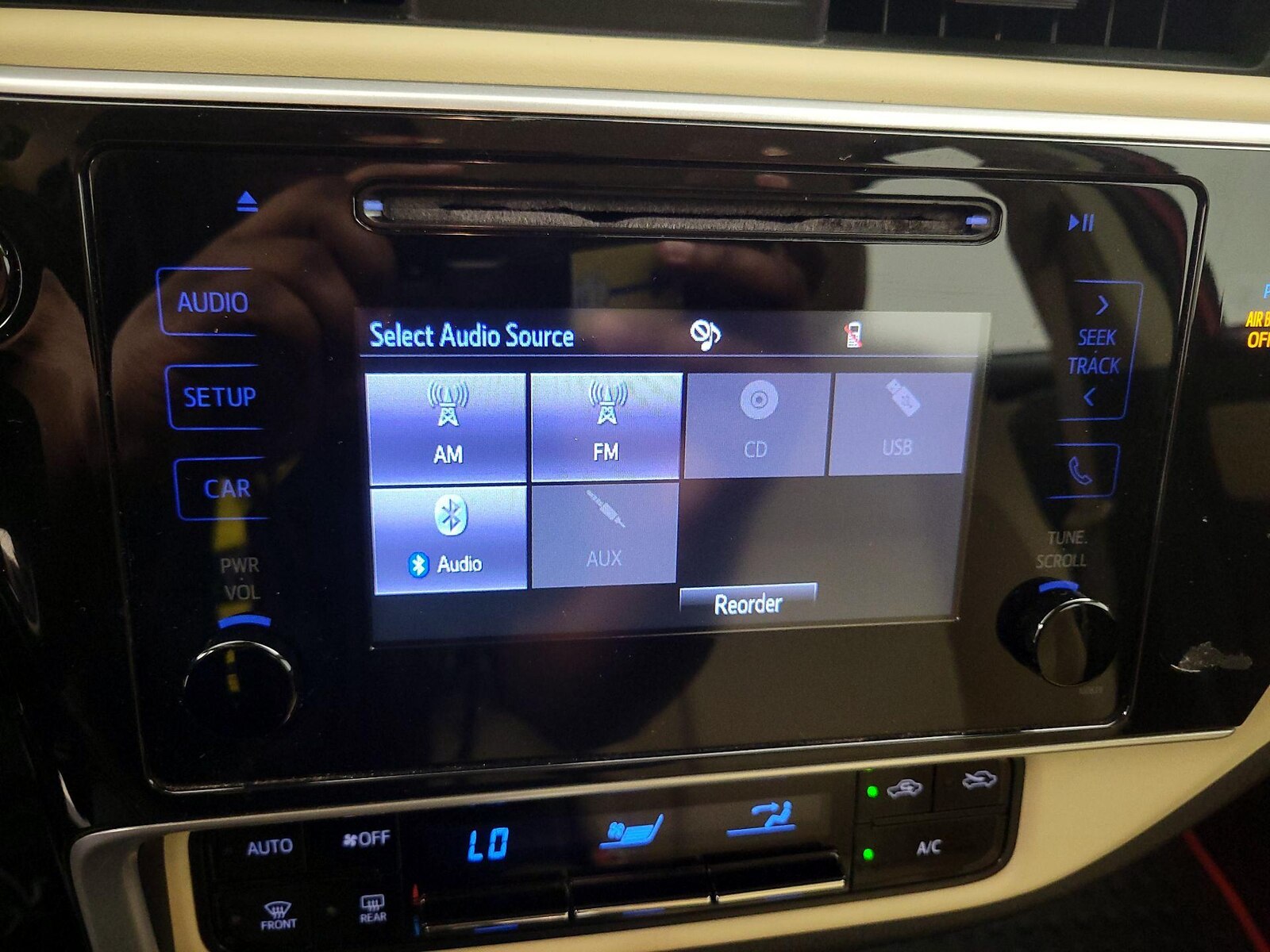 2018 Toyota Corolla LE - Photo 16