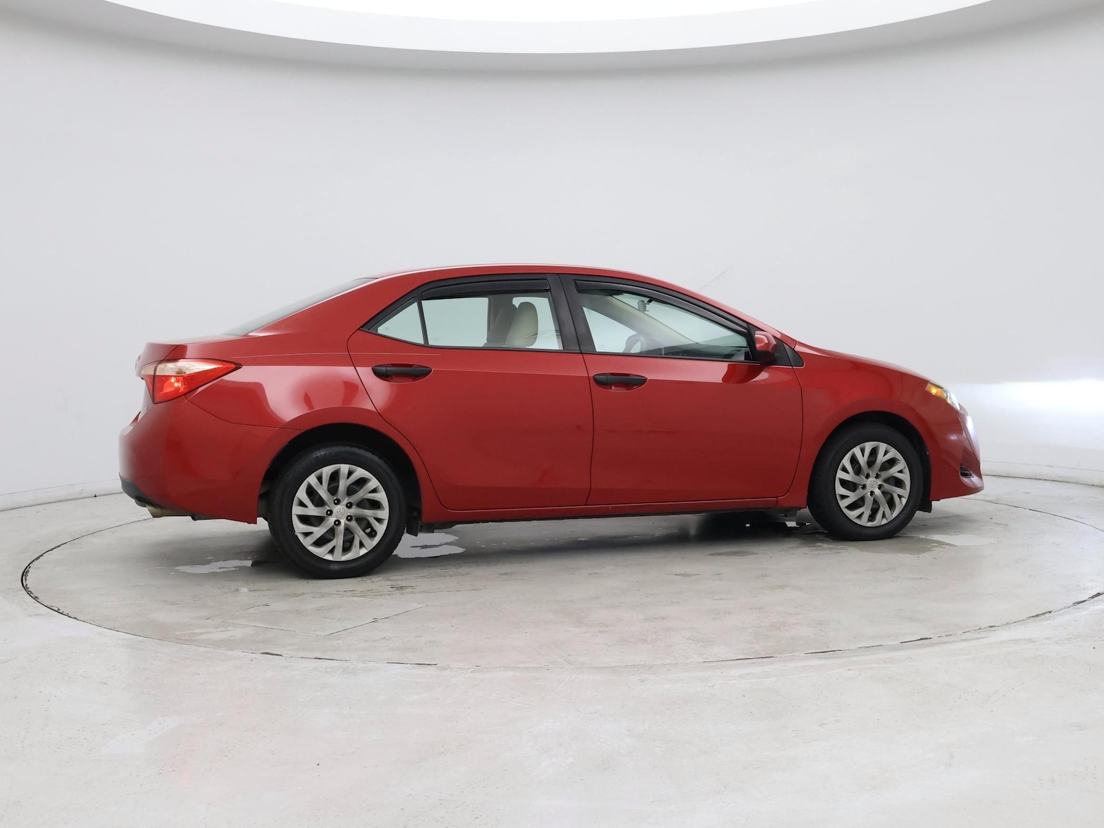 2018 Toyota Corolla LE - Photo 9