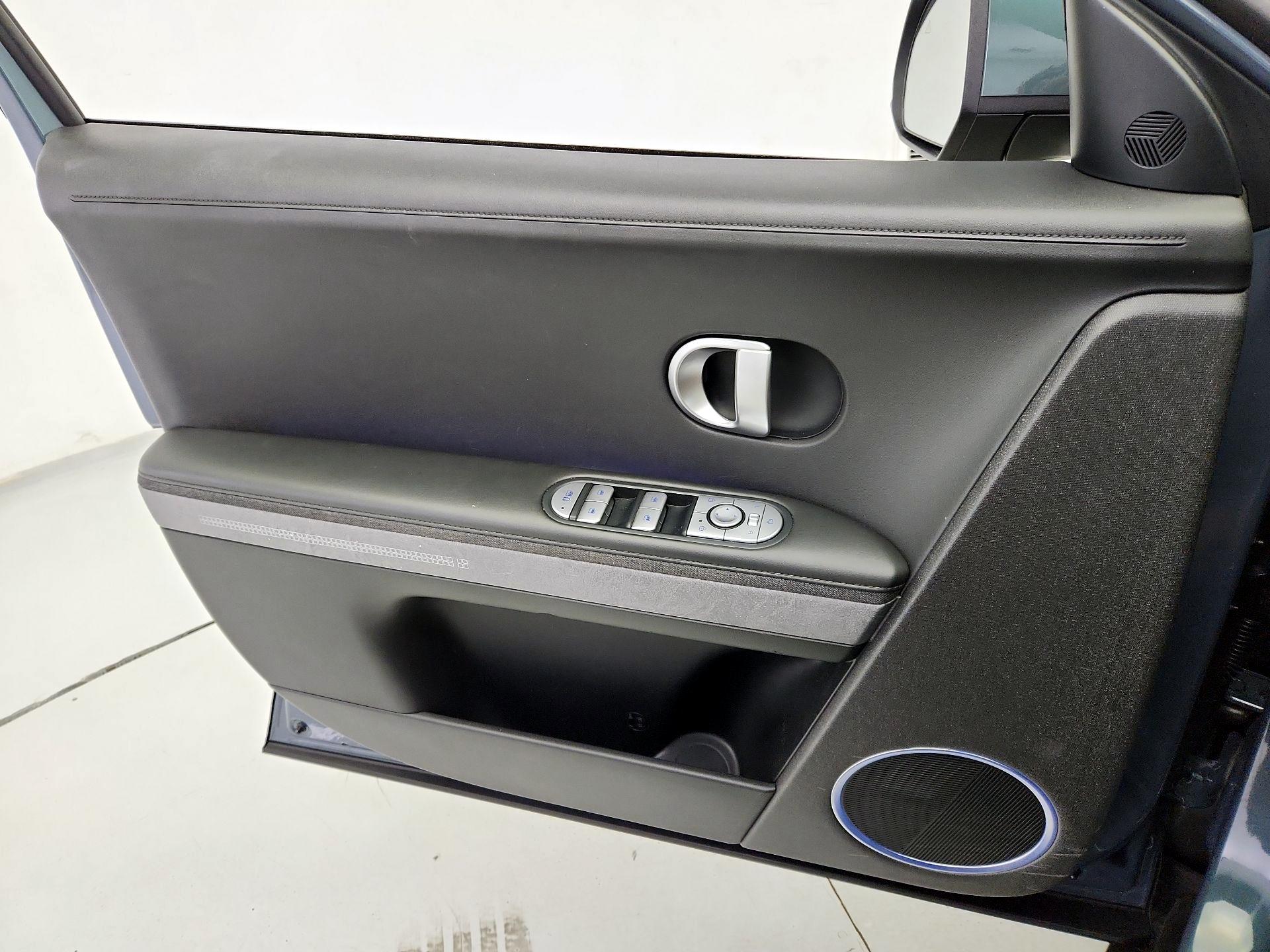 Thumbnail: 2022 Hyundai Ioniq 5 - 12