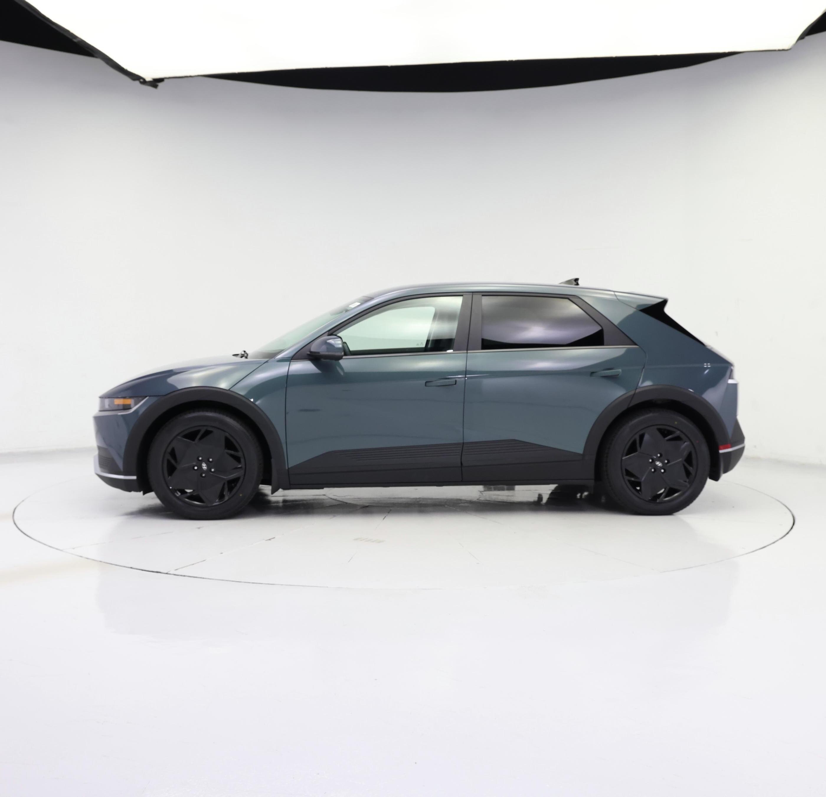 Thumbnail: 2022 Hyundai Ioniq 5 - 3