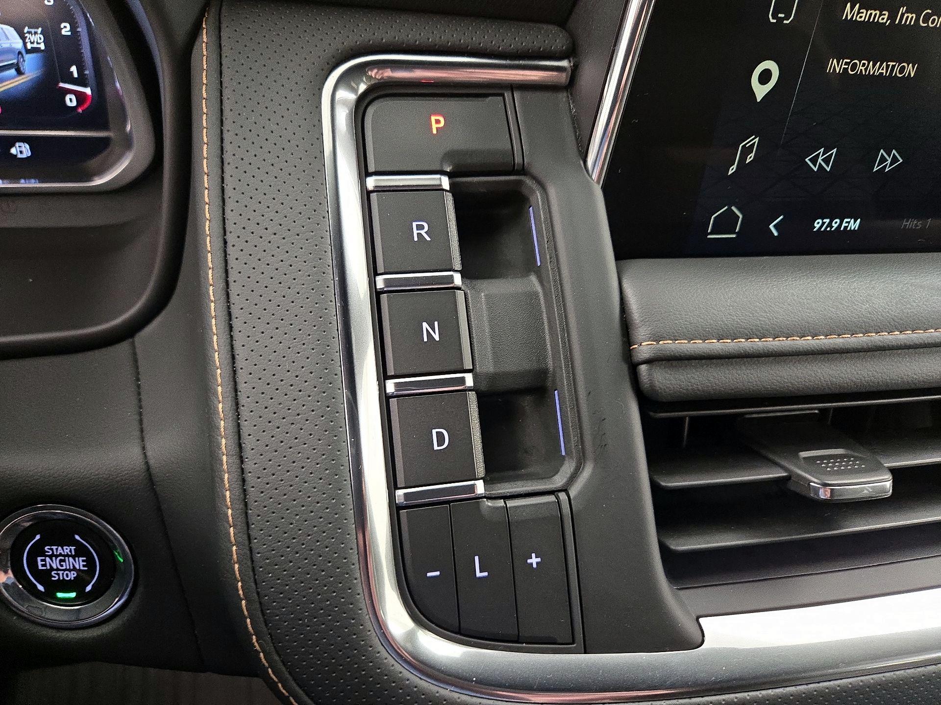 Thumbnail: 2023 GMC Yukon XL - 18