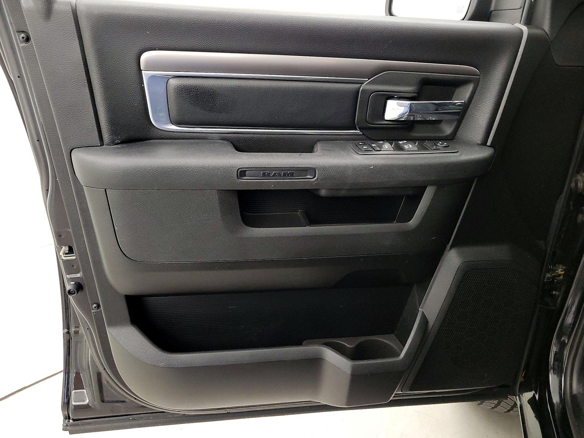 Thumbnail: 2021 RAM 1500 Classic - 12