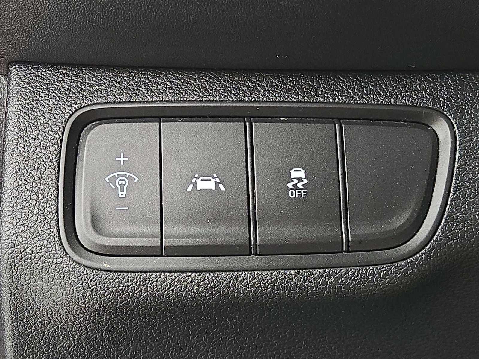 2020 Hyundai Santa Fe SE - Photo 14