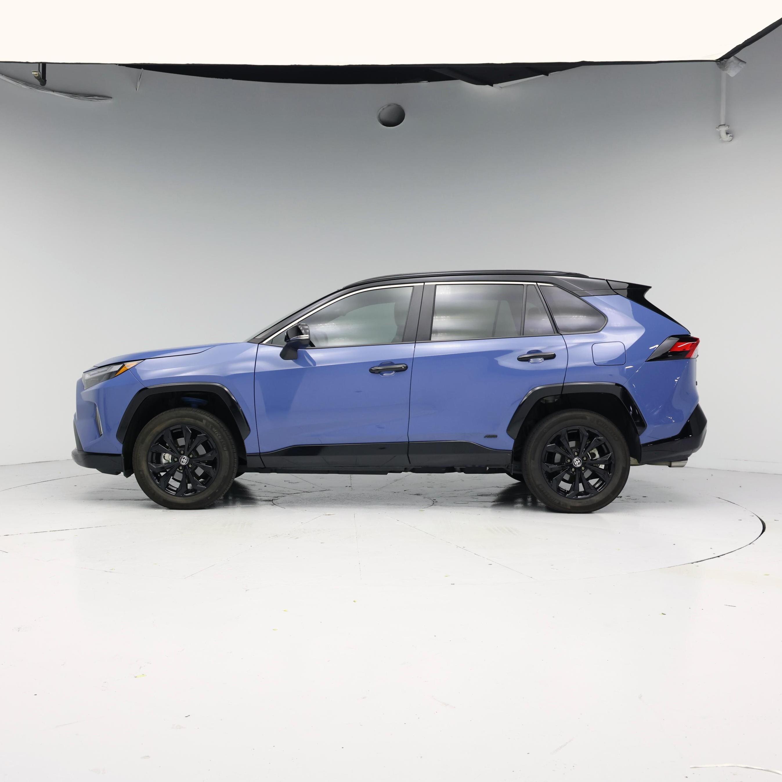 Thumbnail: 2023 Toyota RAV4 - 3