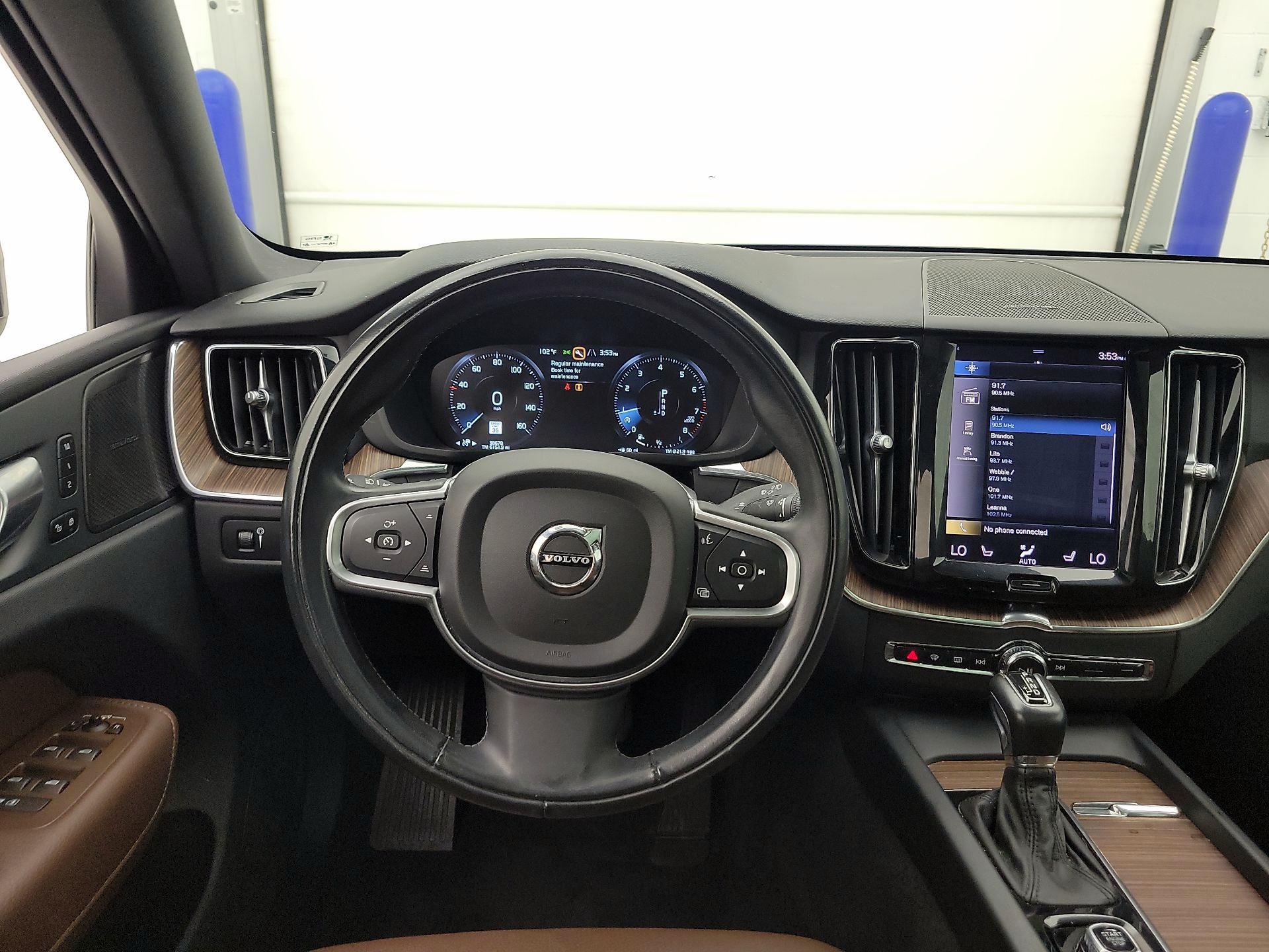 Thumbnail: 2021 Volvo XC60 - 10