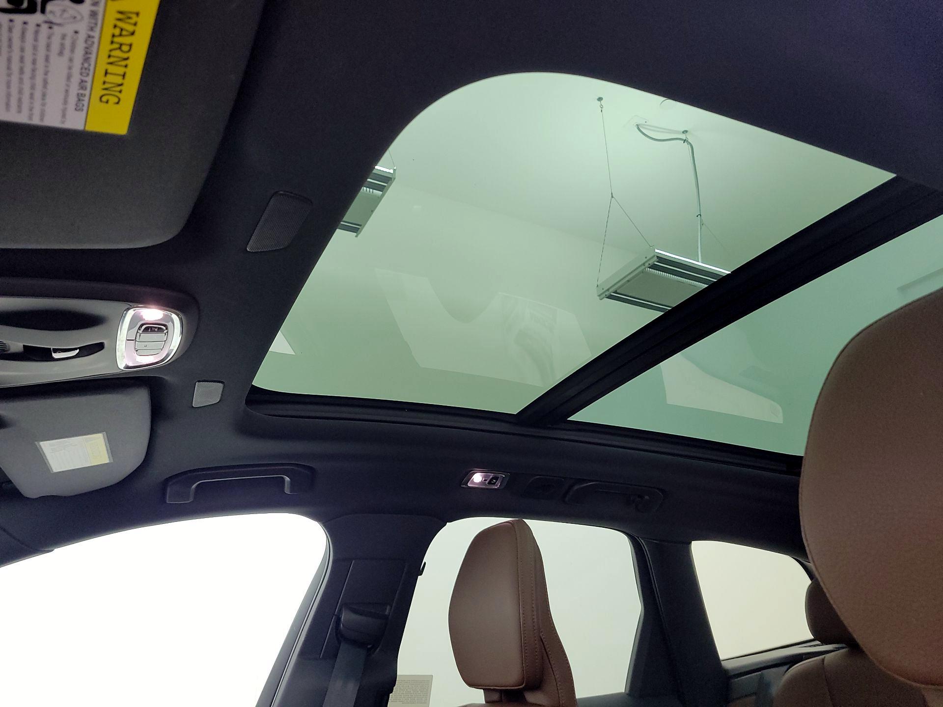 Thumbnail: 2021 Volvo XC60 - 18