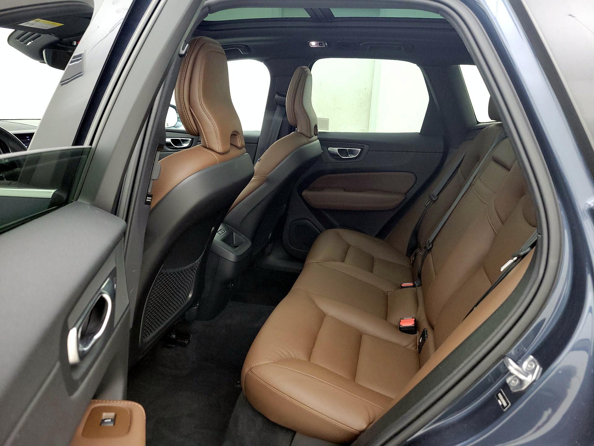 Thumbnail: 2021 Volvo XC60 - 19