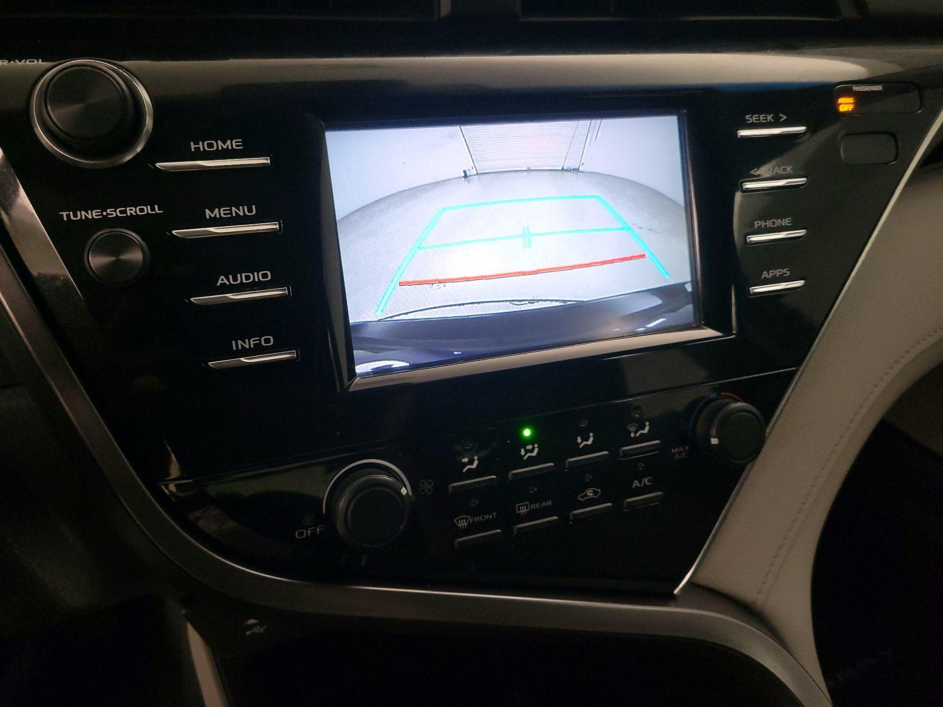 Thumbnail: 2018 Toyota Camry - 14