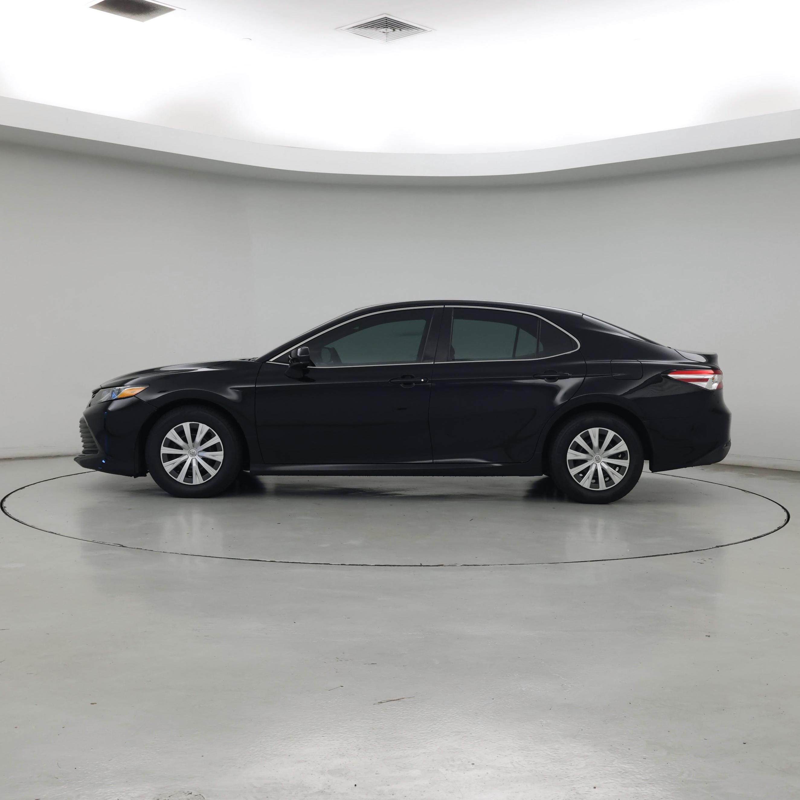 Thumbnail: 2018 Toyota Camry - 3