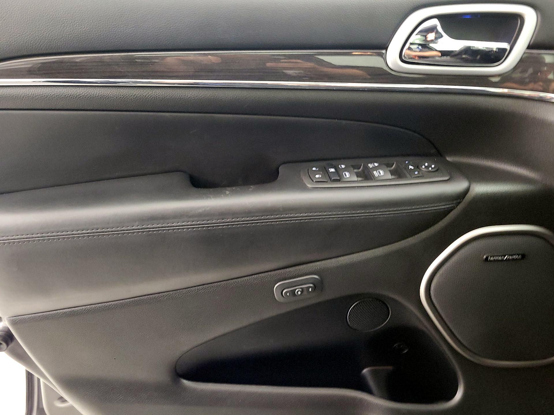 Thumbnail: 2018 Jeep Grand Cherokee - 12