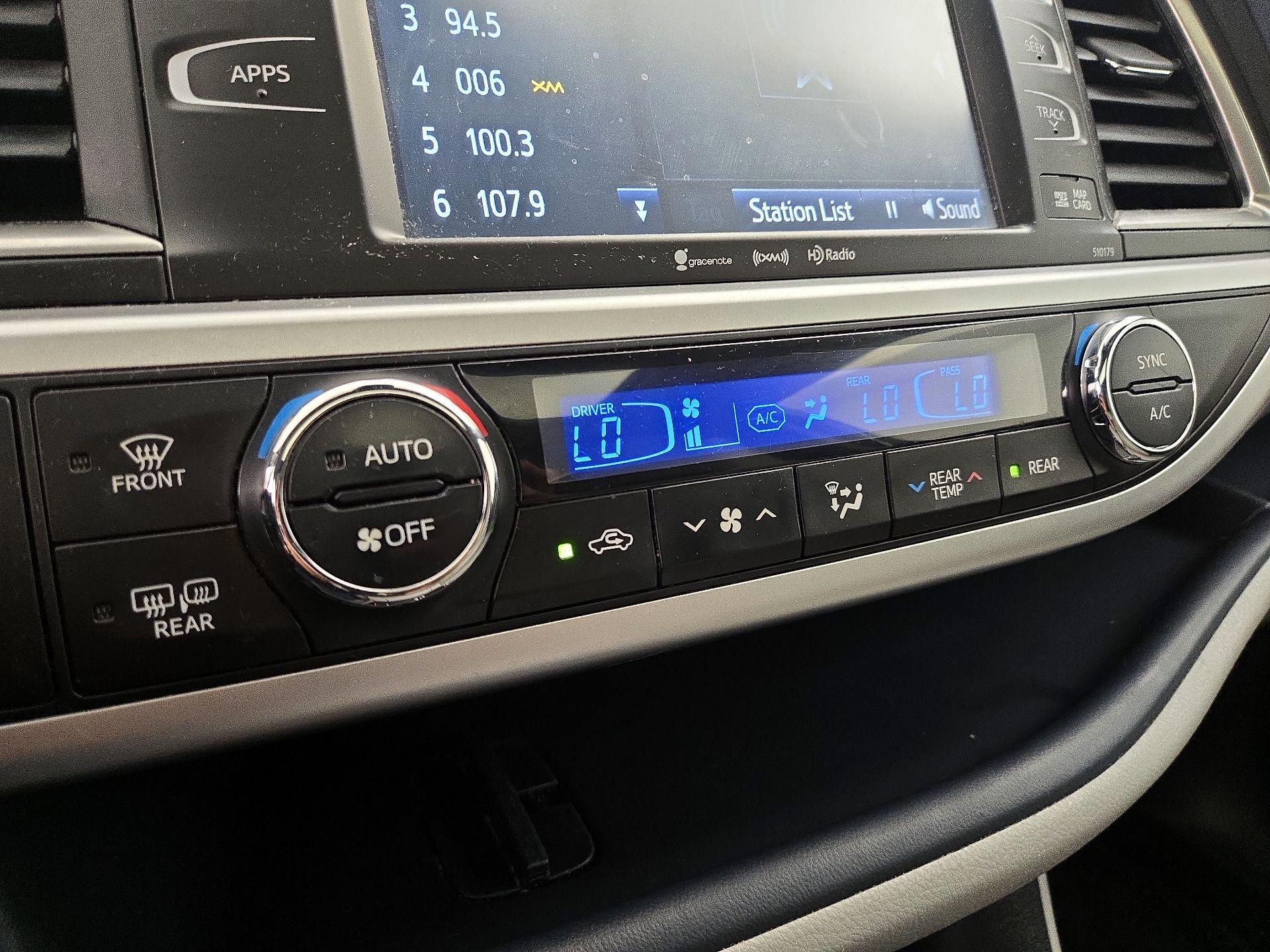 Thumbnail: 2018 Toyota Highlander - 17