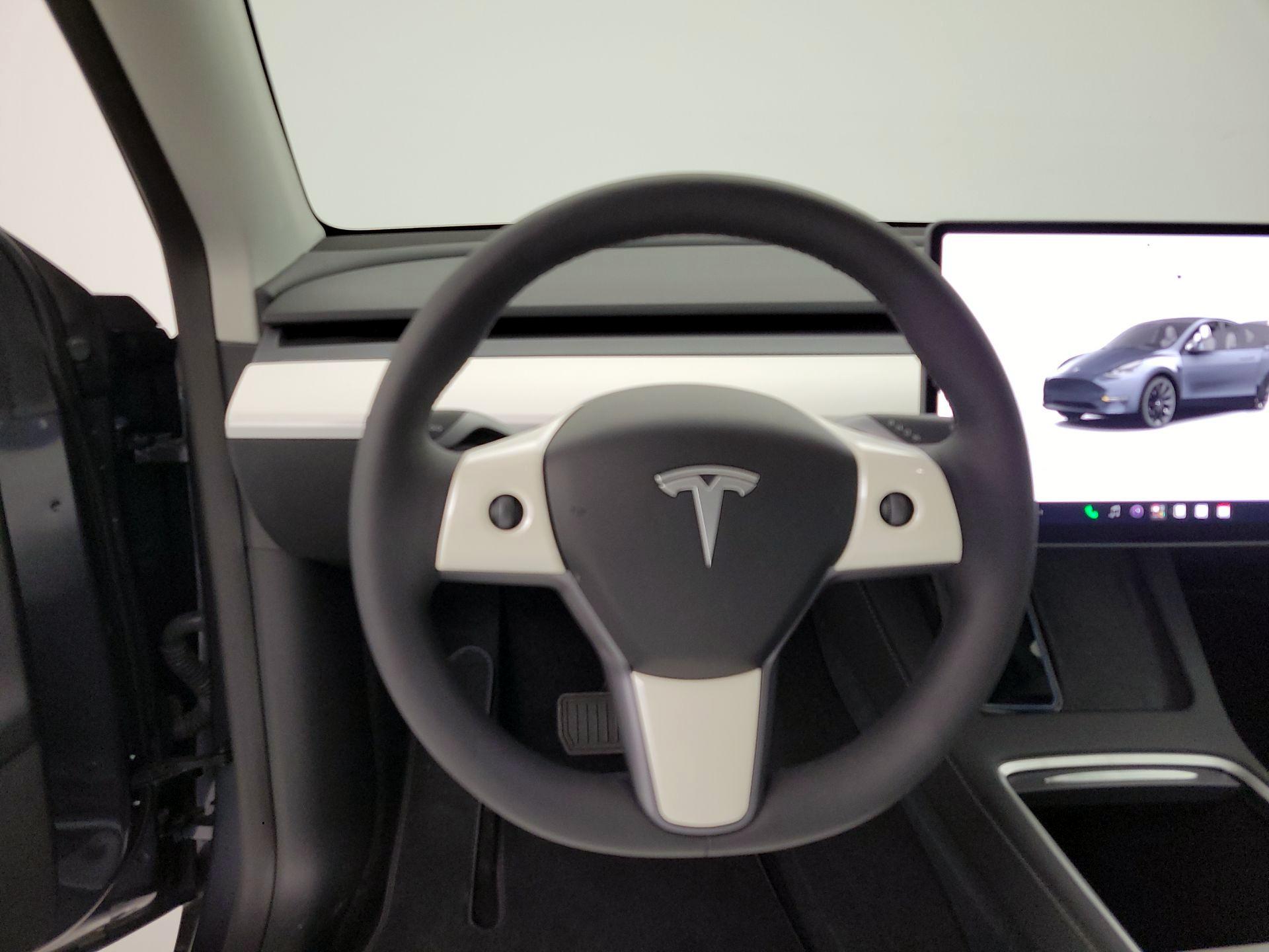 Thumbnail: 2023 Tesla Model Y - 10