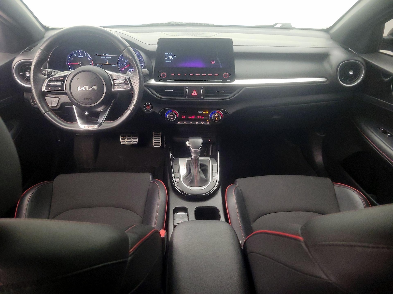2024 Kia Forte GT - Photo 10