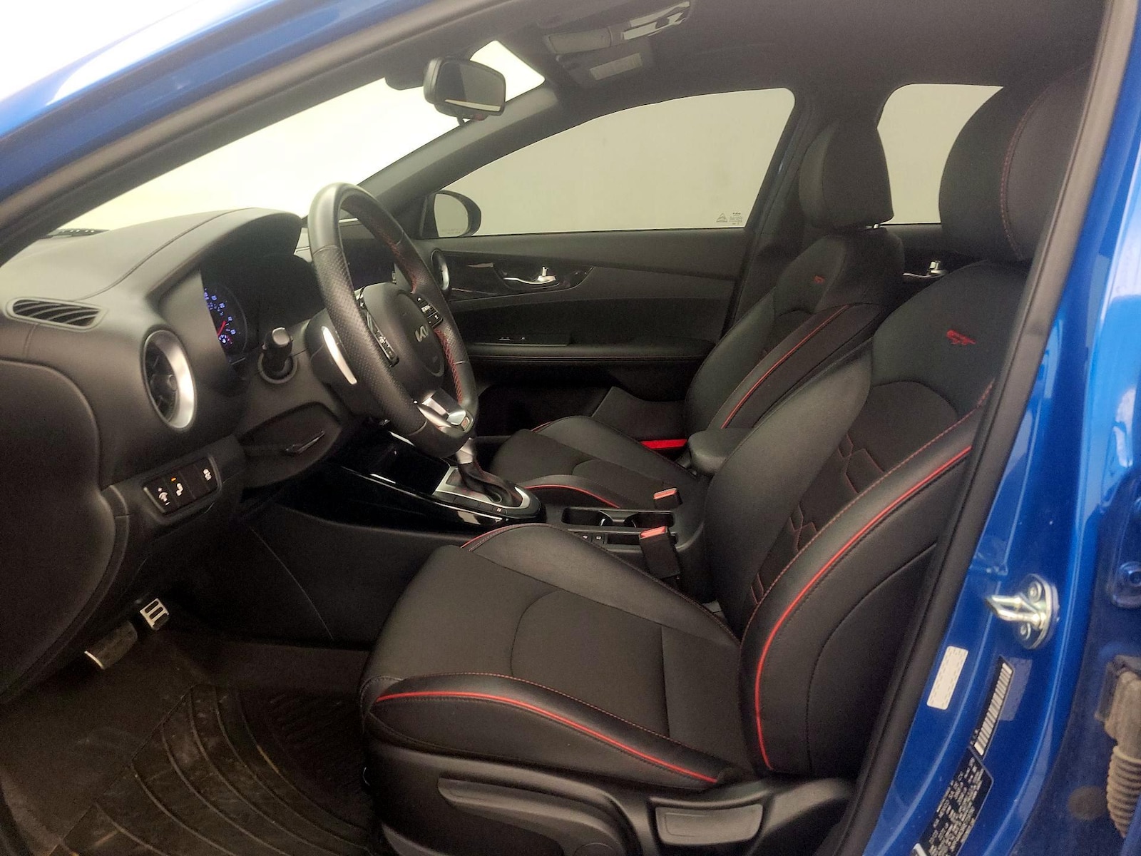 2024 Kia Forte GT - Photo 12
