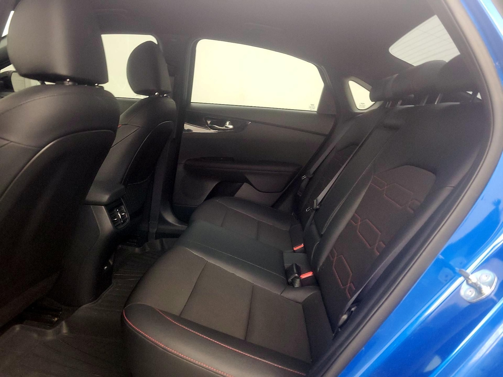 2024 Kia Forte GT - Photo 17
