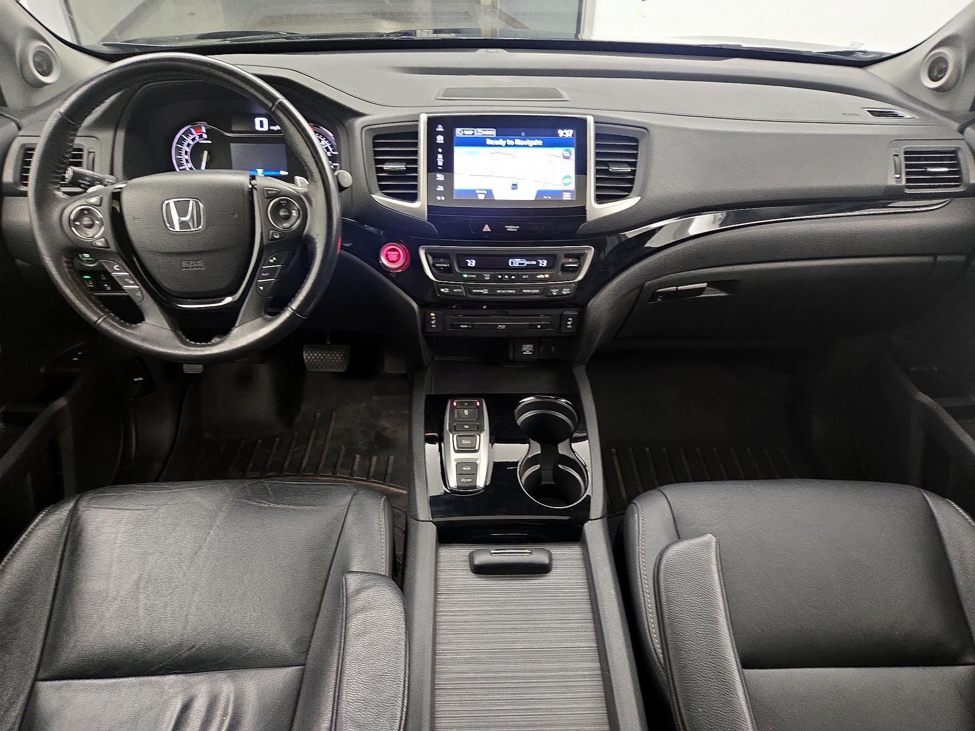 Thumbnail: 2017 Honda Pilot - 9