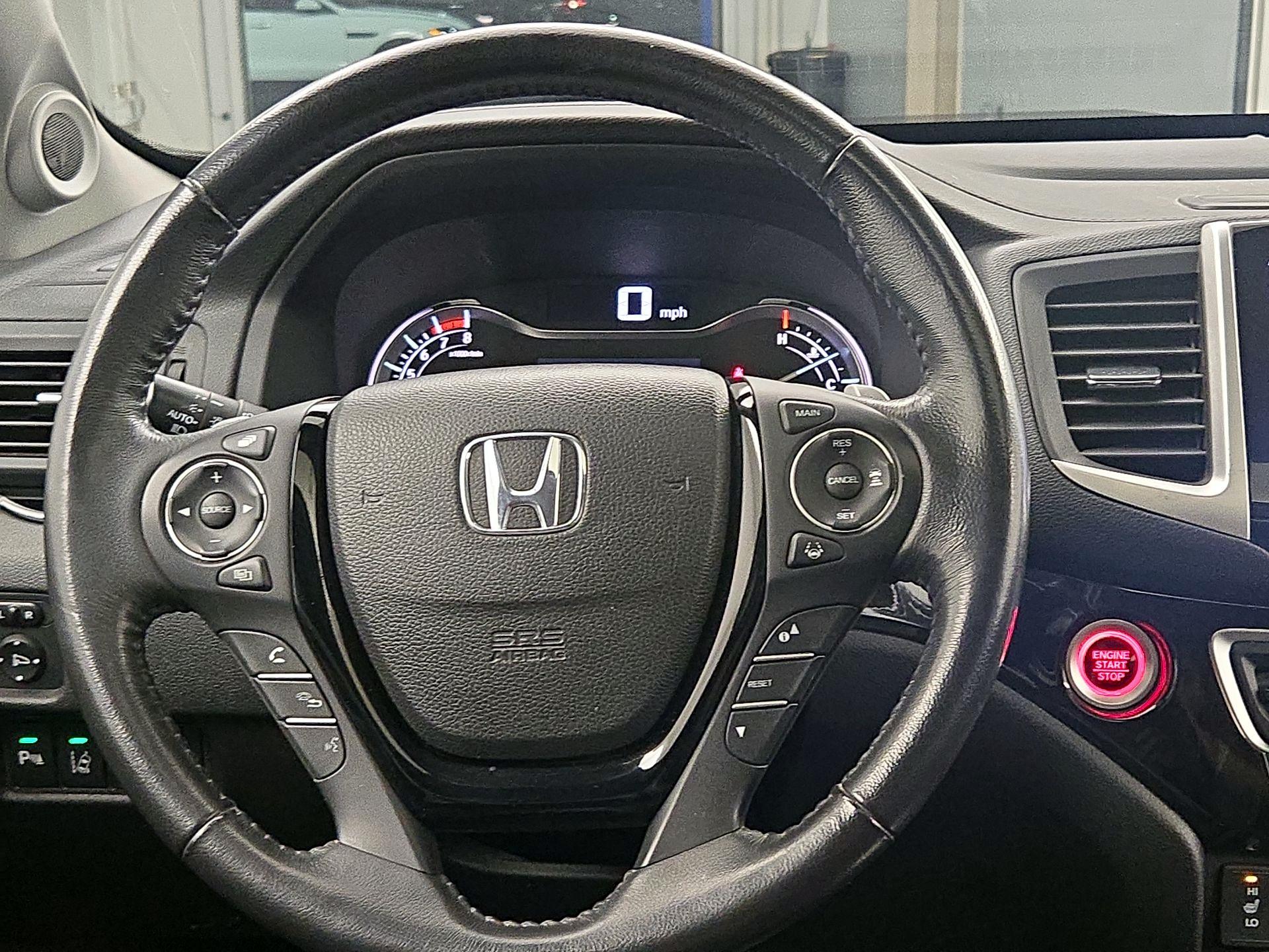 Thumbnail: 2017 Honda Pilot - 10