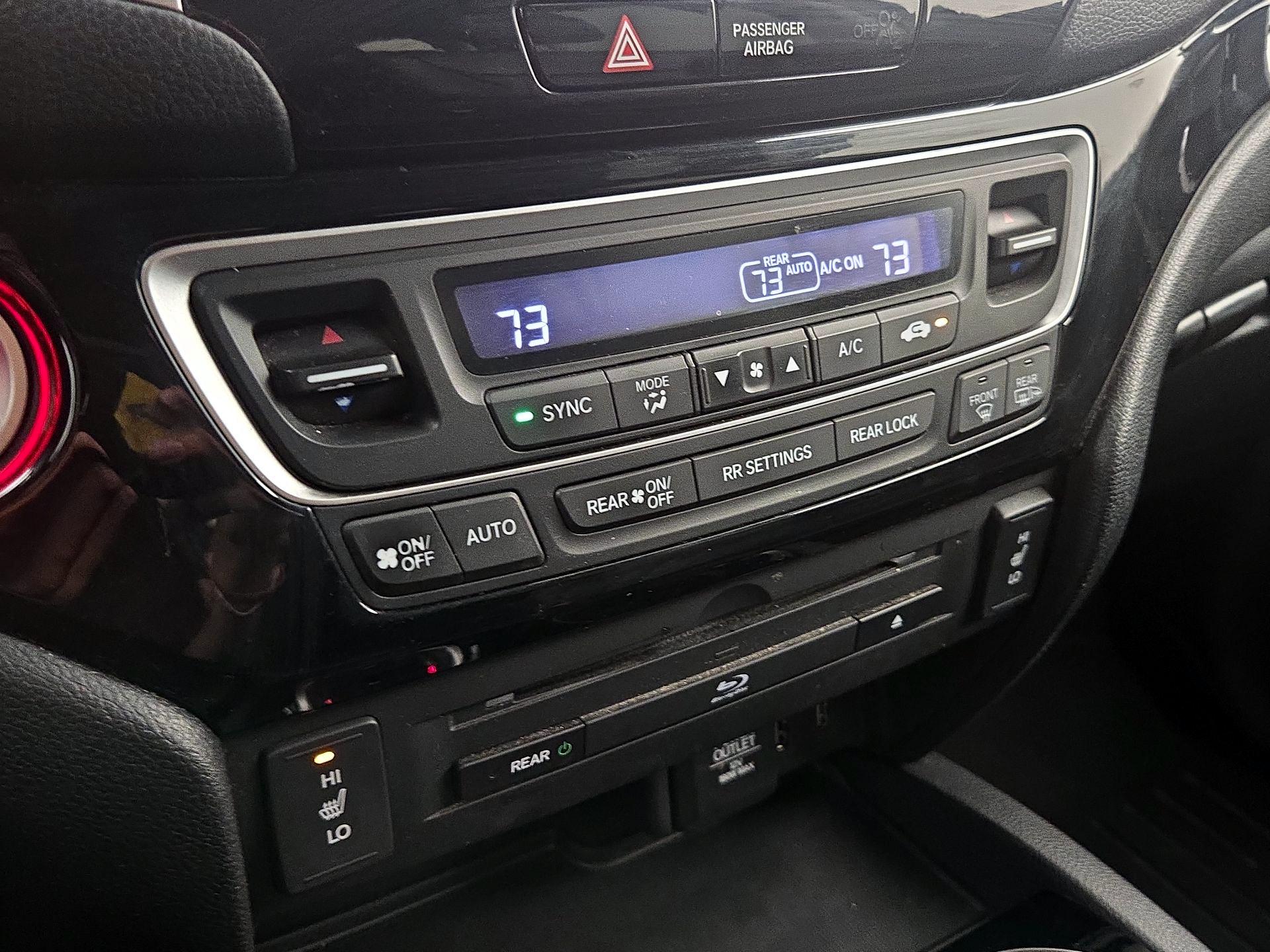 Thumbnail: 2017 Honda Pilot - 17