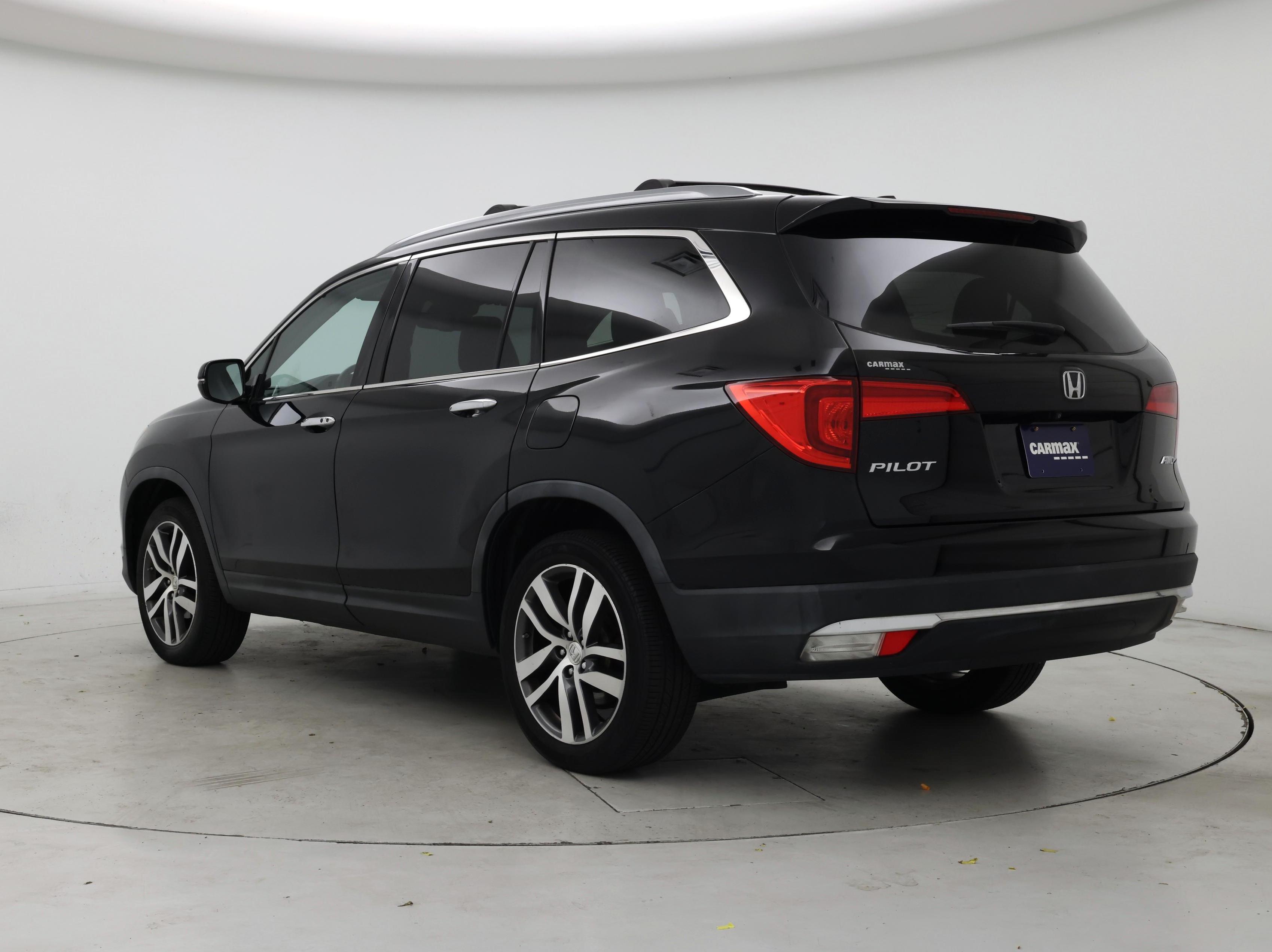 Thumbnail: 2017 Honda Pilot - 2