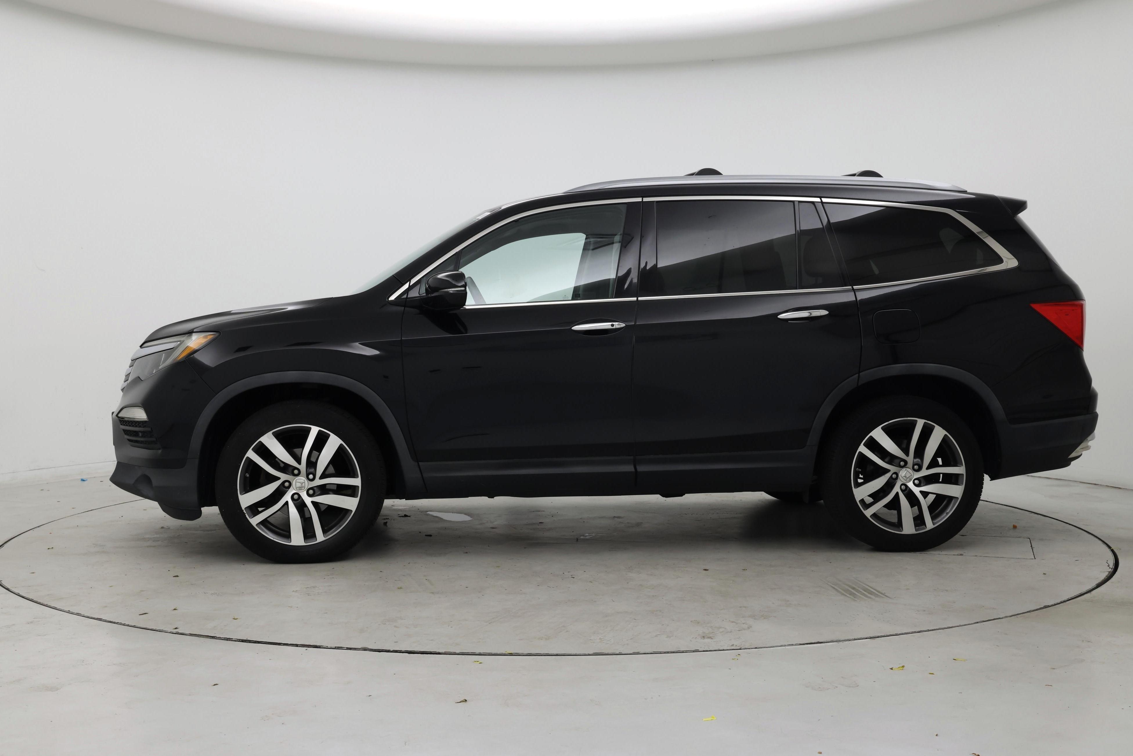 Thumbnail: 2017 Honda Pilot - 3