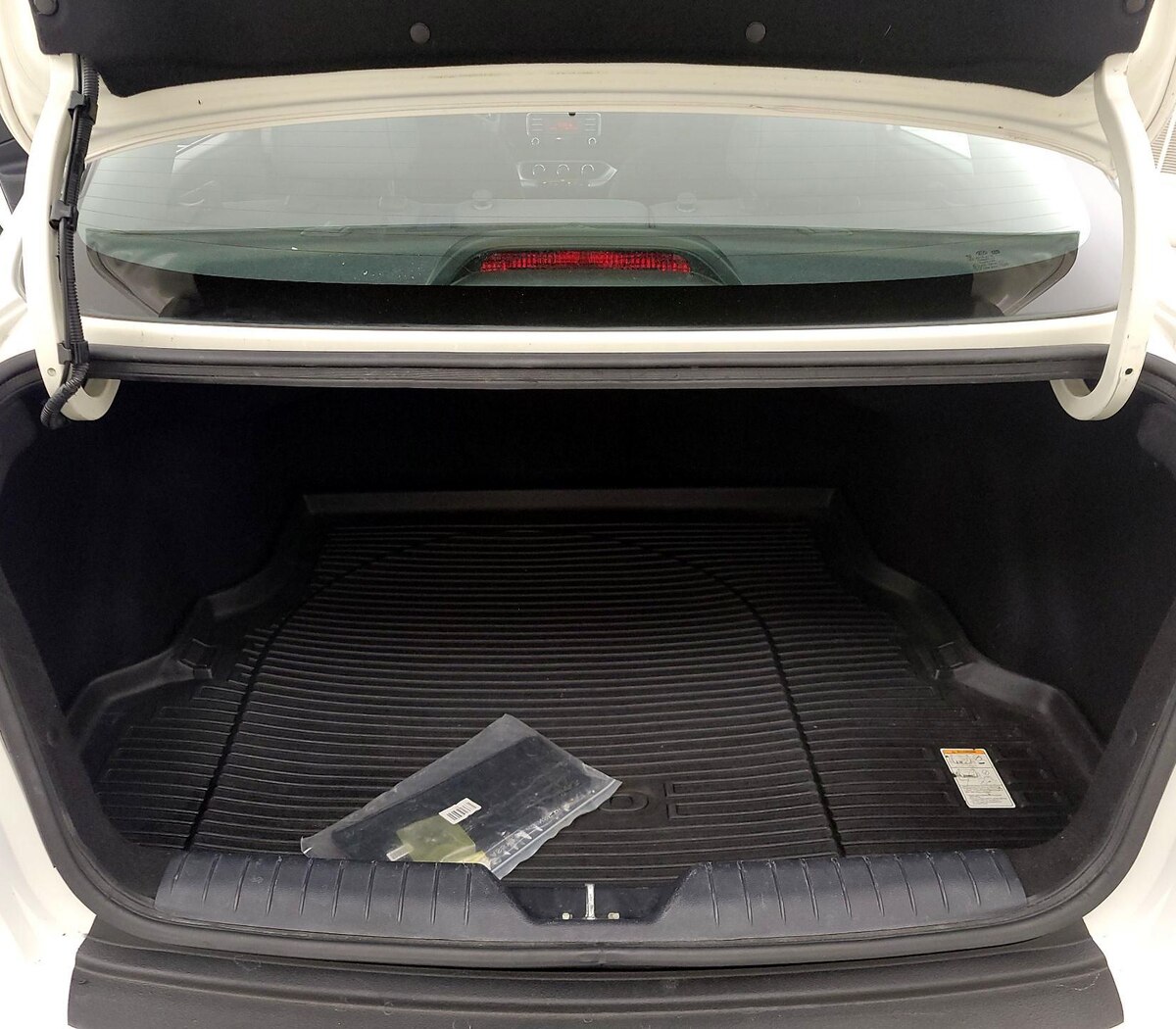 Trunk/Cargo (Seats Up)