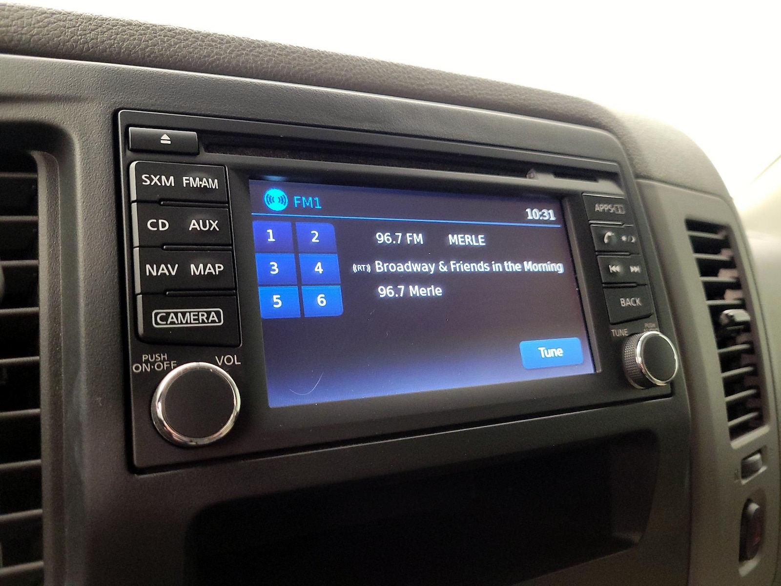2019 Nissan NV Passenger SL - Photo 17