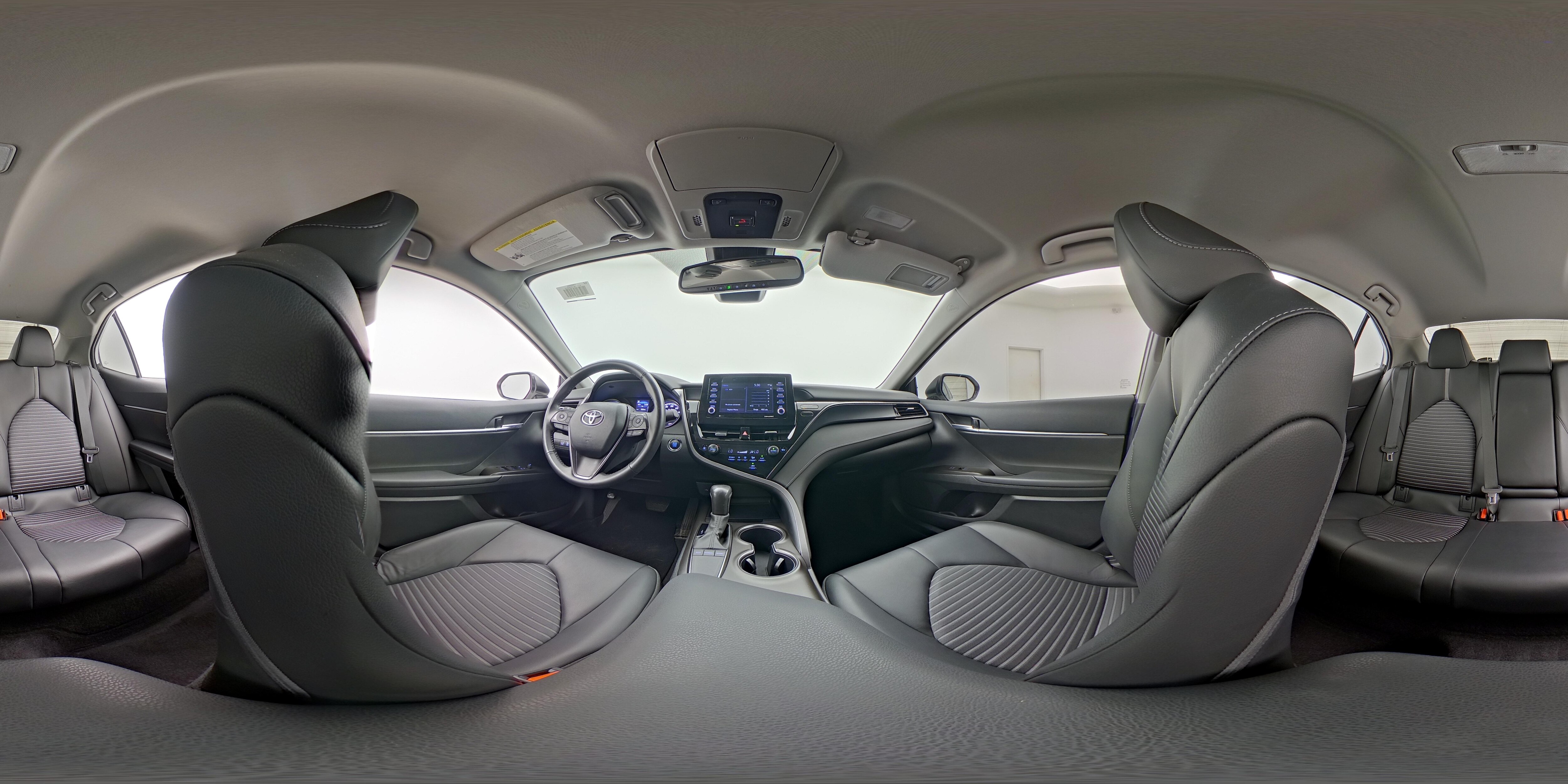2024 Toyota Camry SE - Photo 24