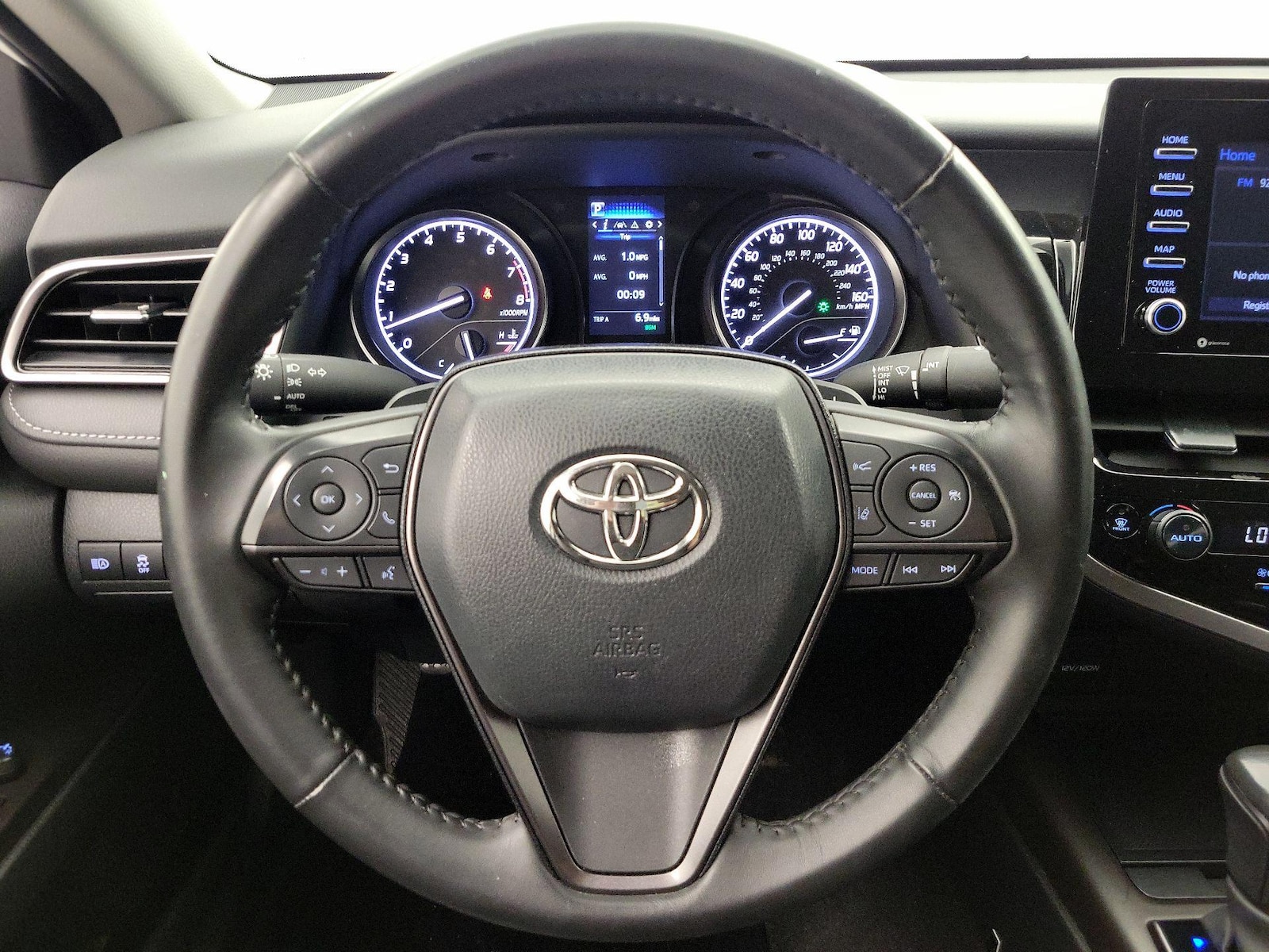 2024 Toyota Camry SE - Photo 11