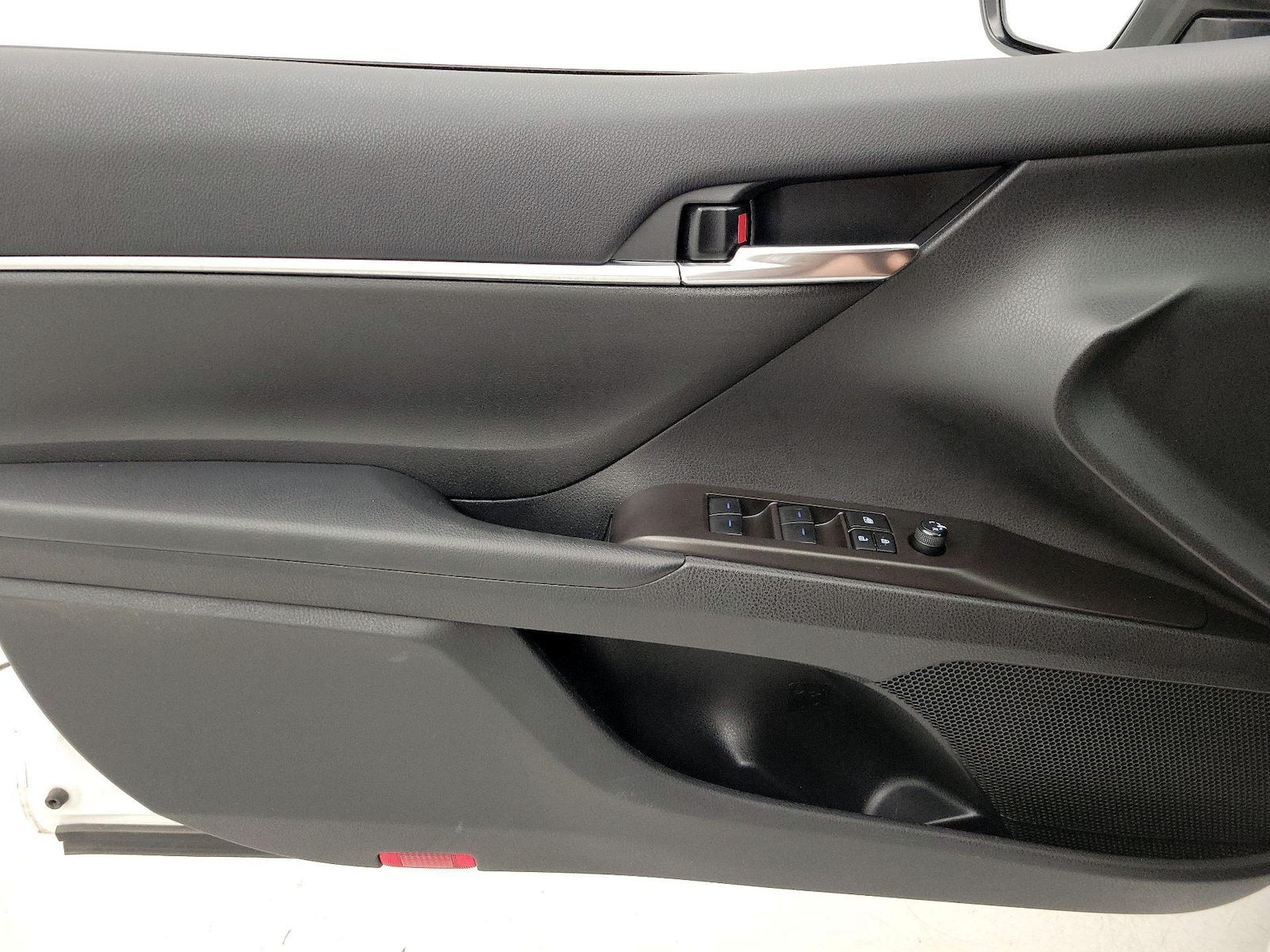 2024 Toyota Camry SE - Photo 13