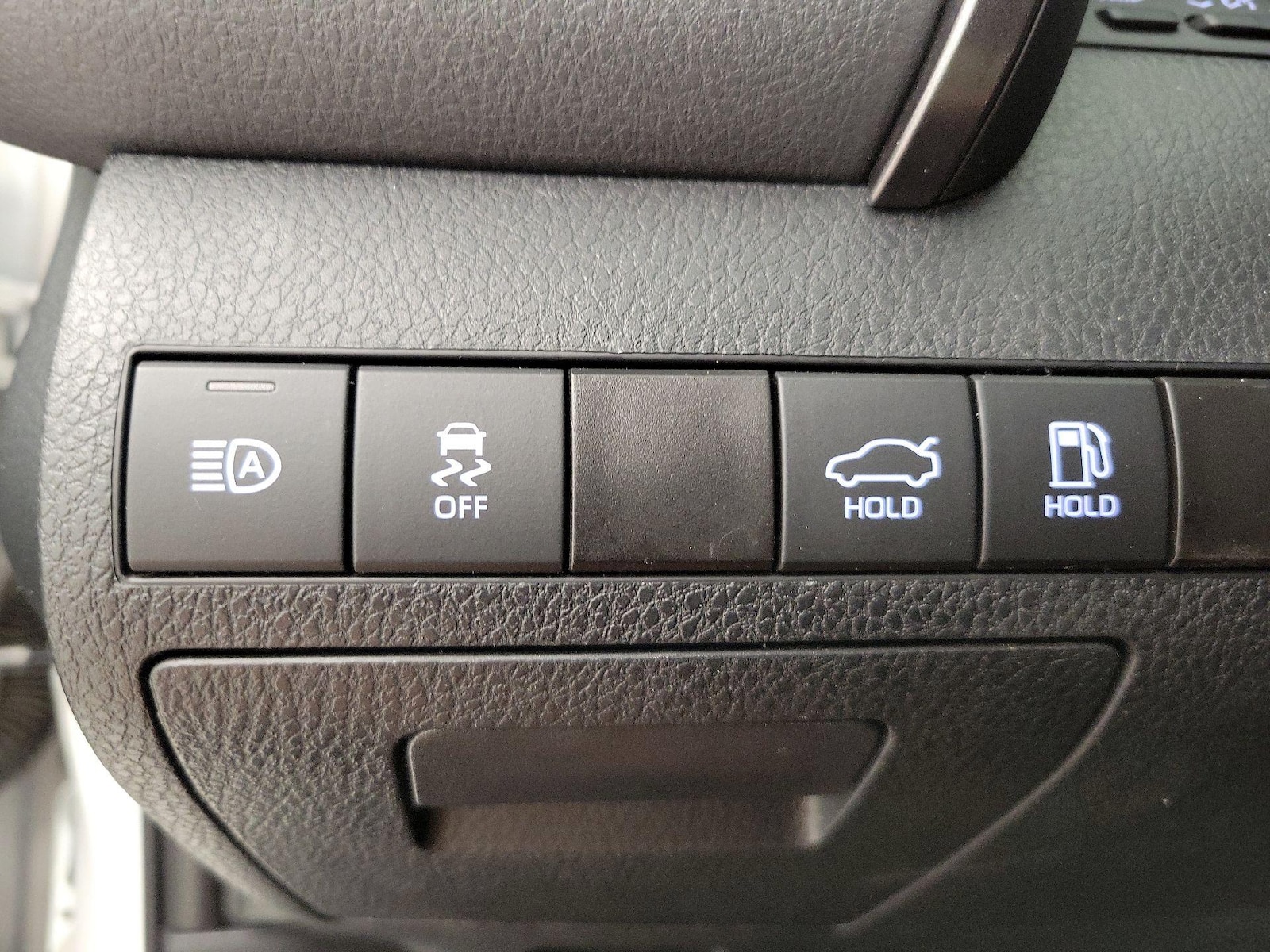 2024 Toyota Camry SE - Photo 14