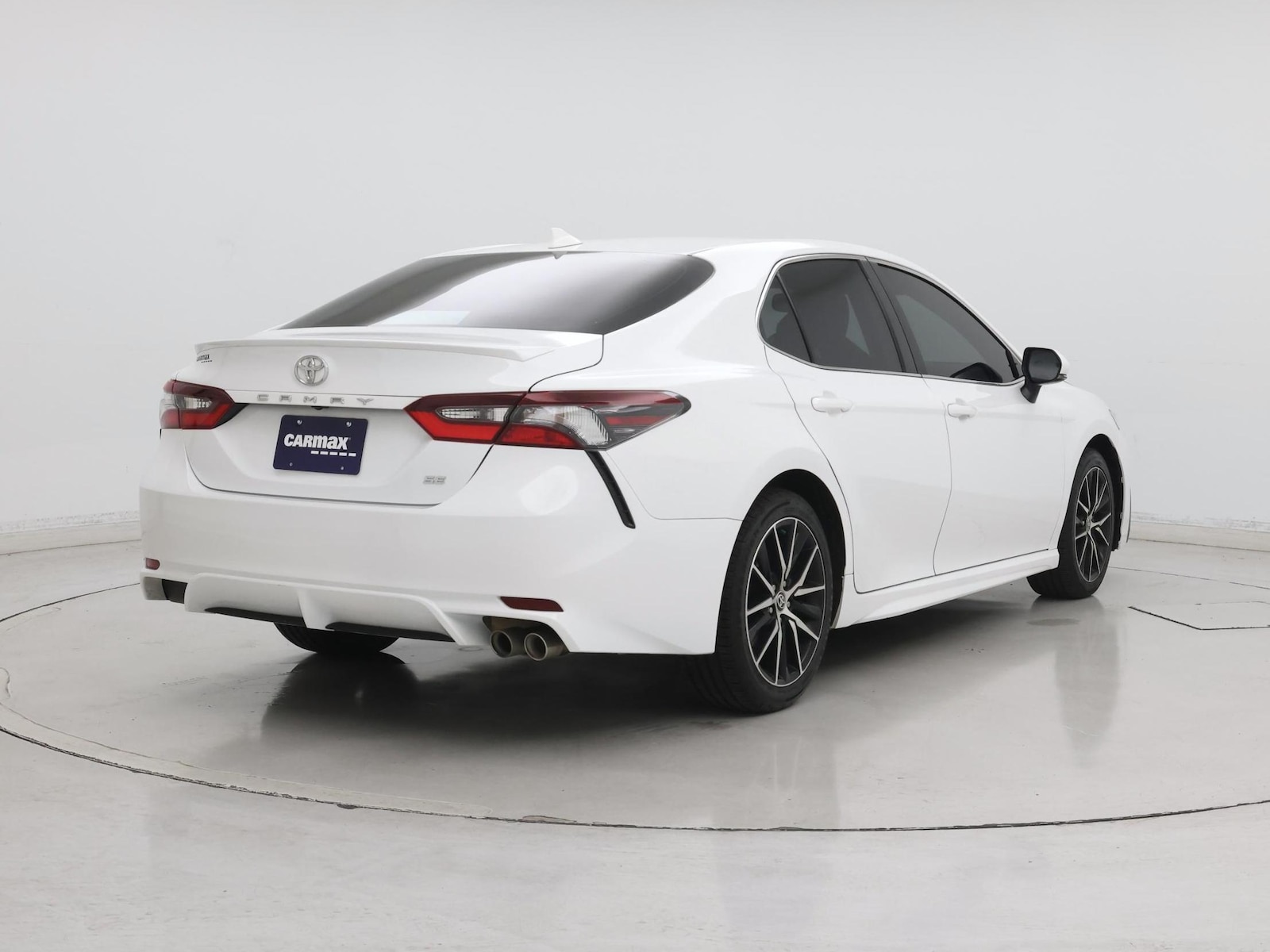 2024 Toyota Camry SE - Photo 9