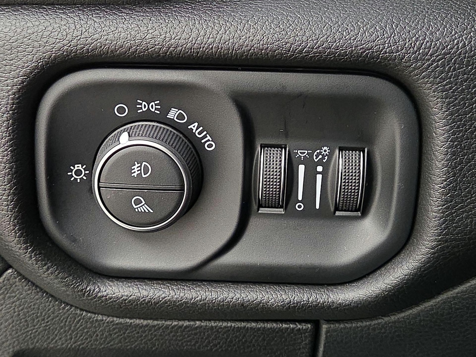 2025 RAM Ram 1500 Pickup Rebel - Photo 14