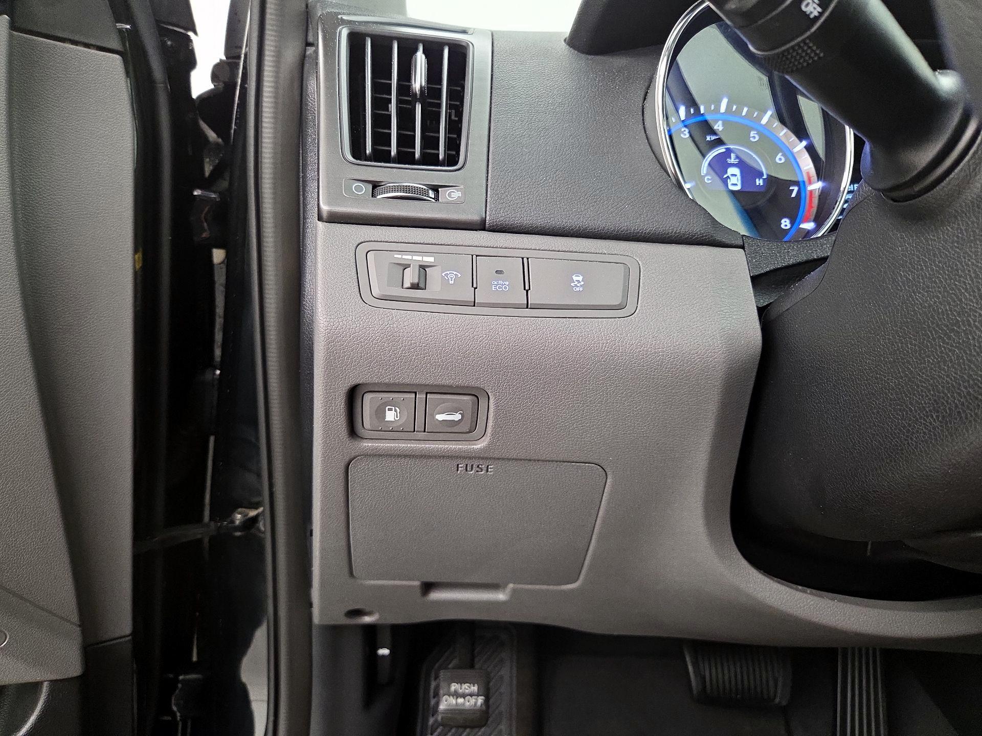 Thumbnail: 2014 Hyundai Sonata - 13