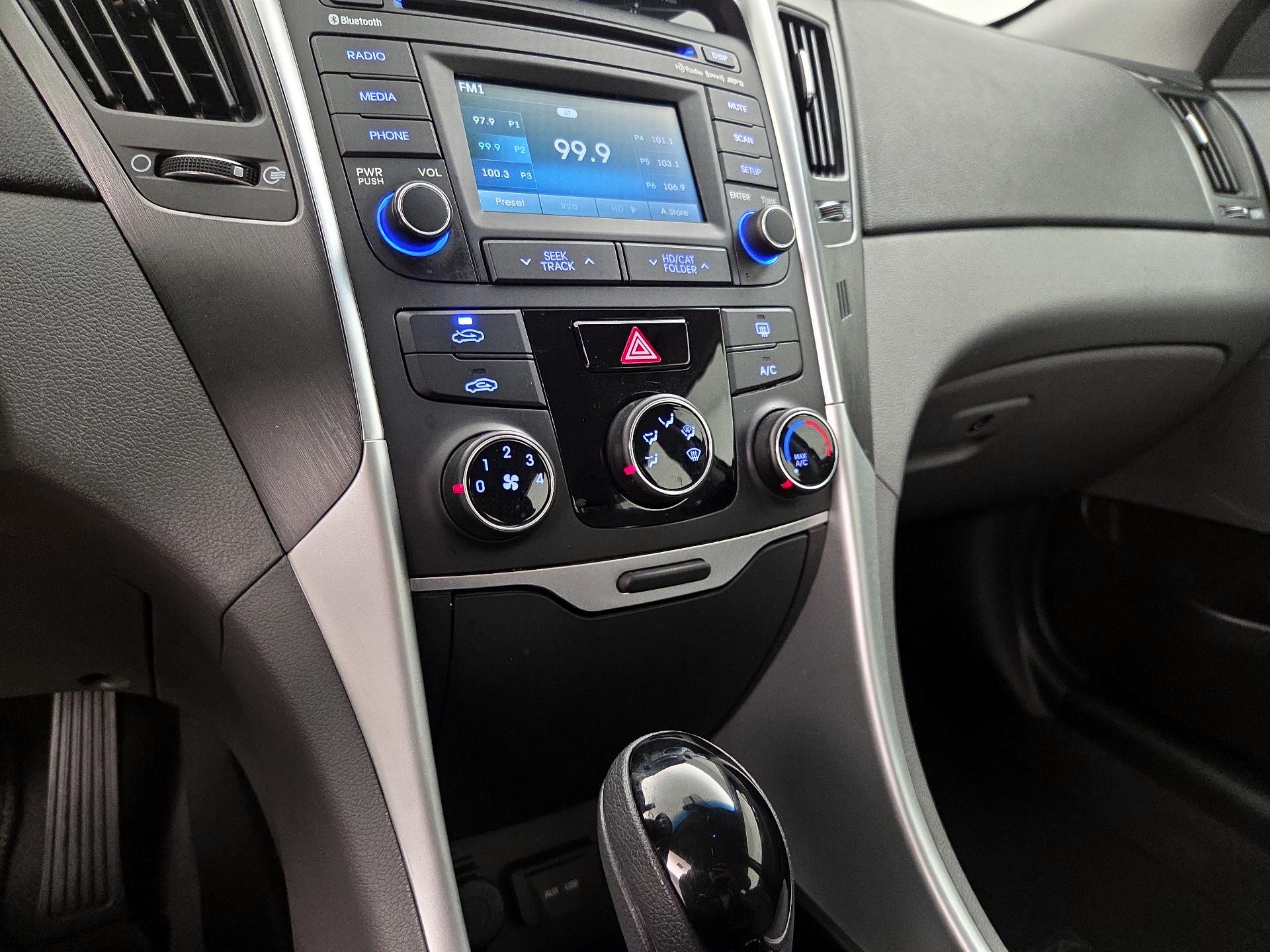 Thumbnail: 2014 Hyundai Sonata - 16