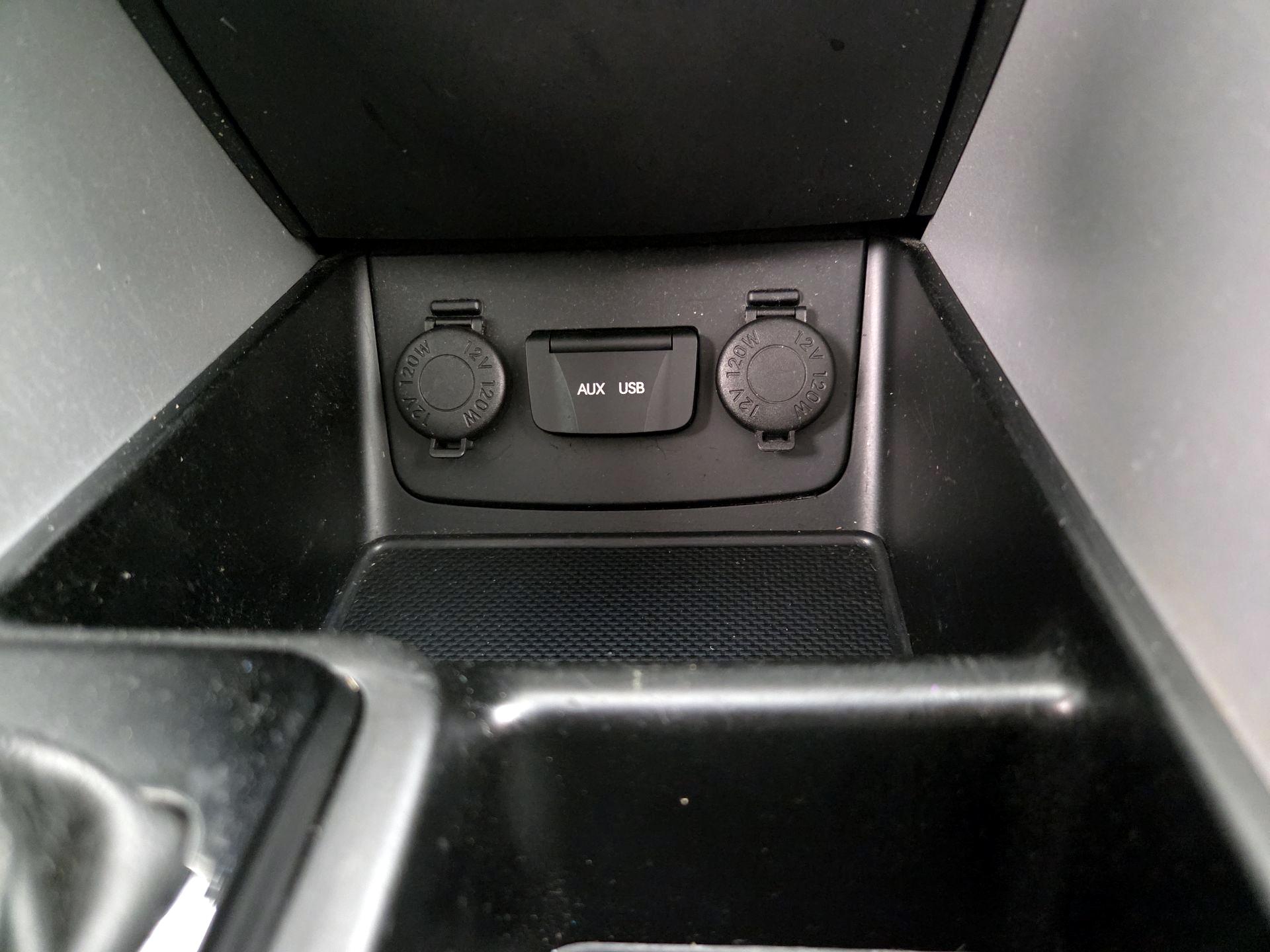 Thumbnail: 2014 Hyundai Sonata - 18