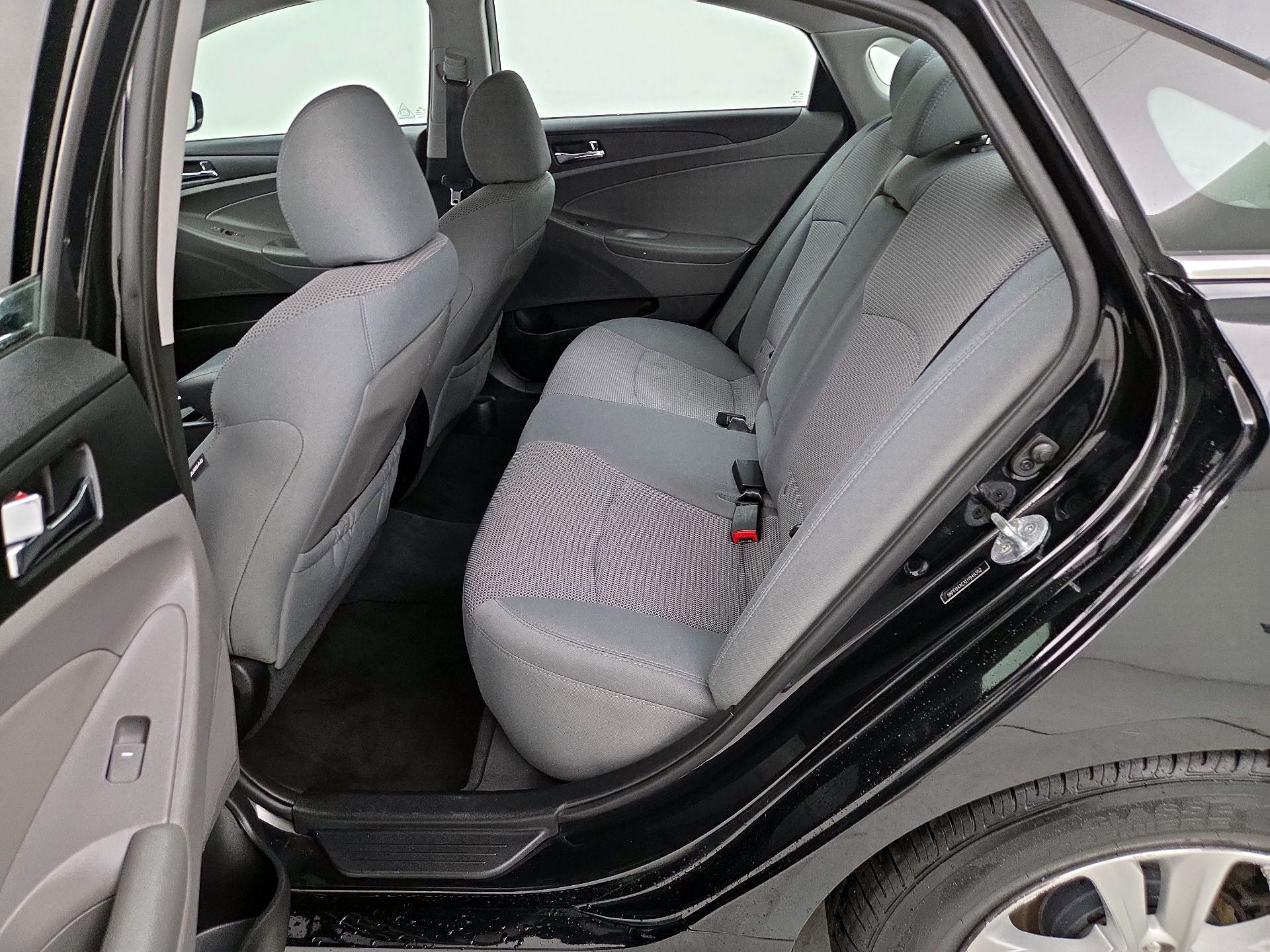 Thumbnail: 2014 Hyundai Sonata - 19