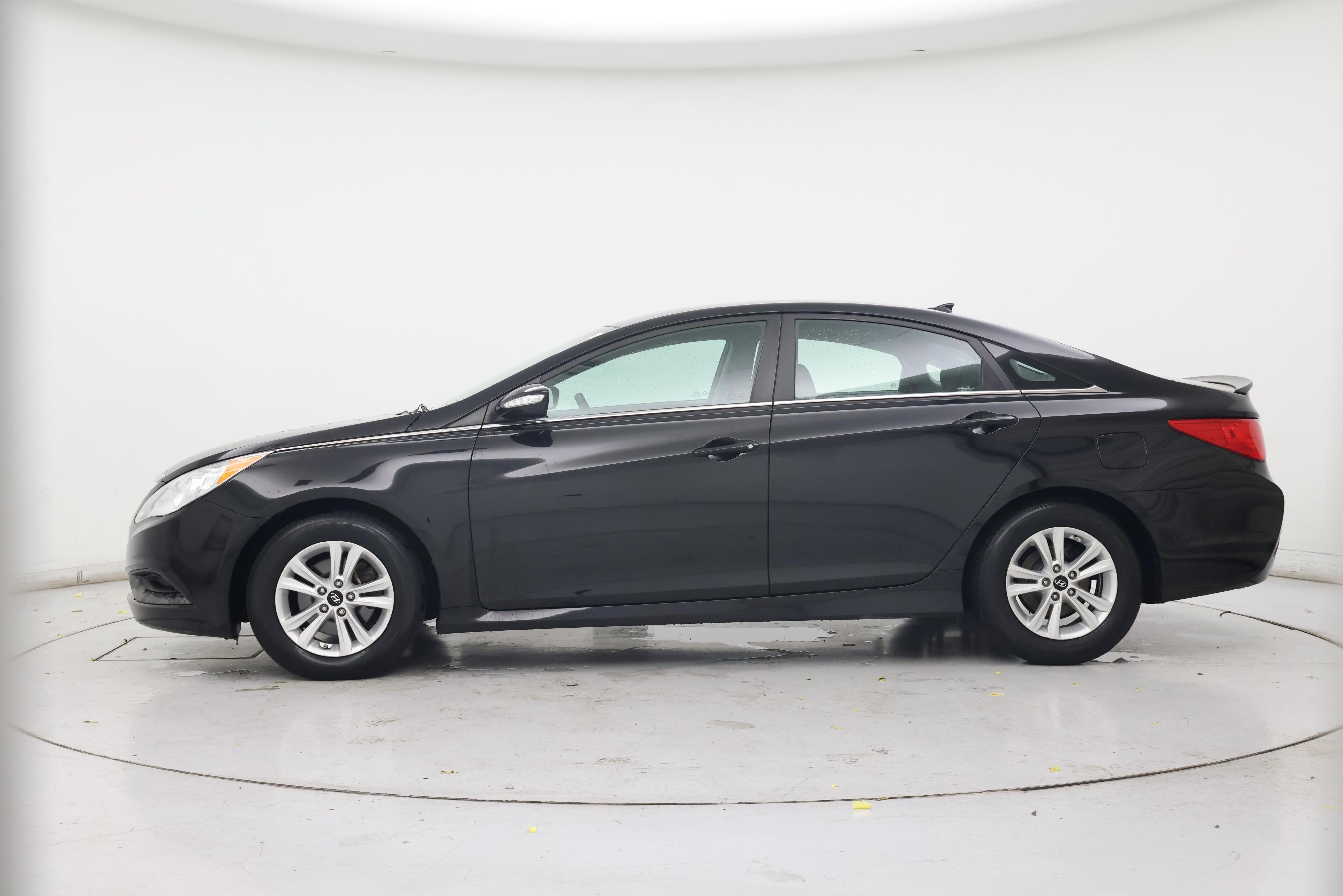 Thumbnail: 2014 Hyundai Sonata - 3