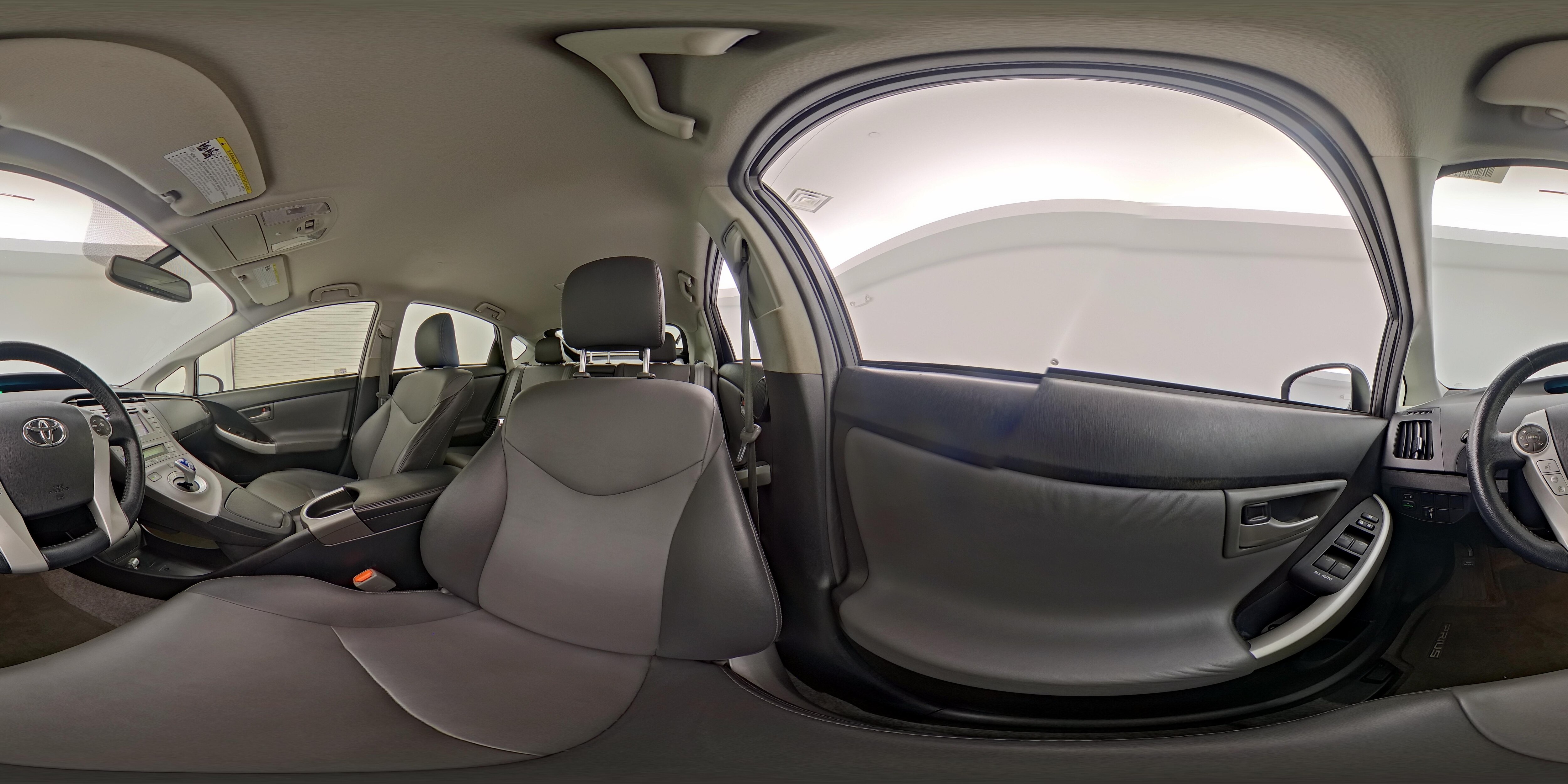 2014 Toyota Prius Four - Photo 26