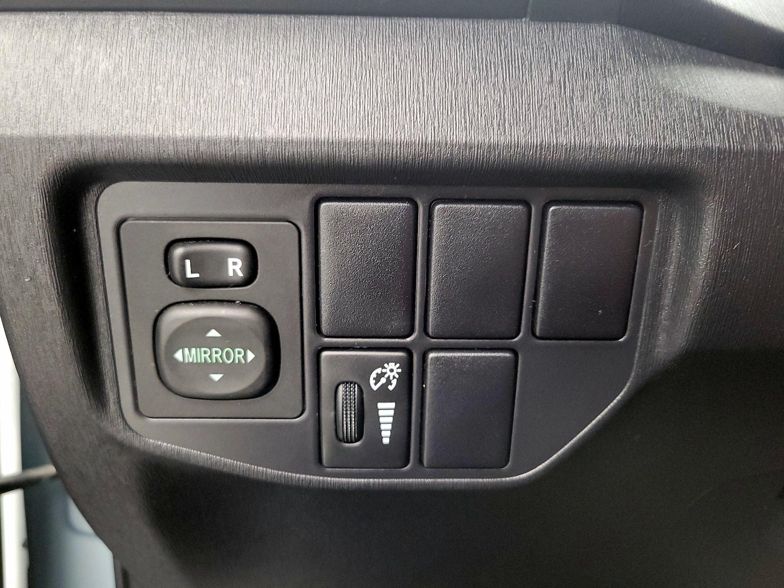 2014 Toyota Prius Four - Photo 14