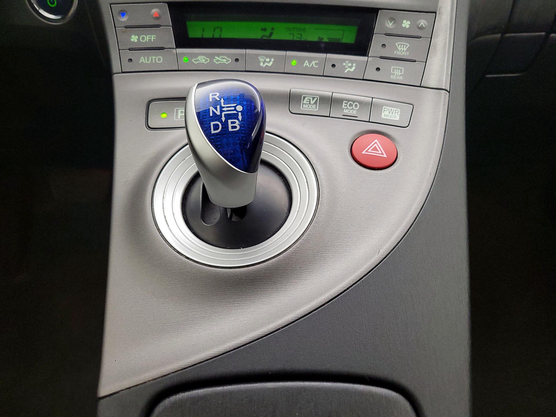 Thumbnail: 2014 Toyota Prius - 17