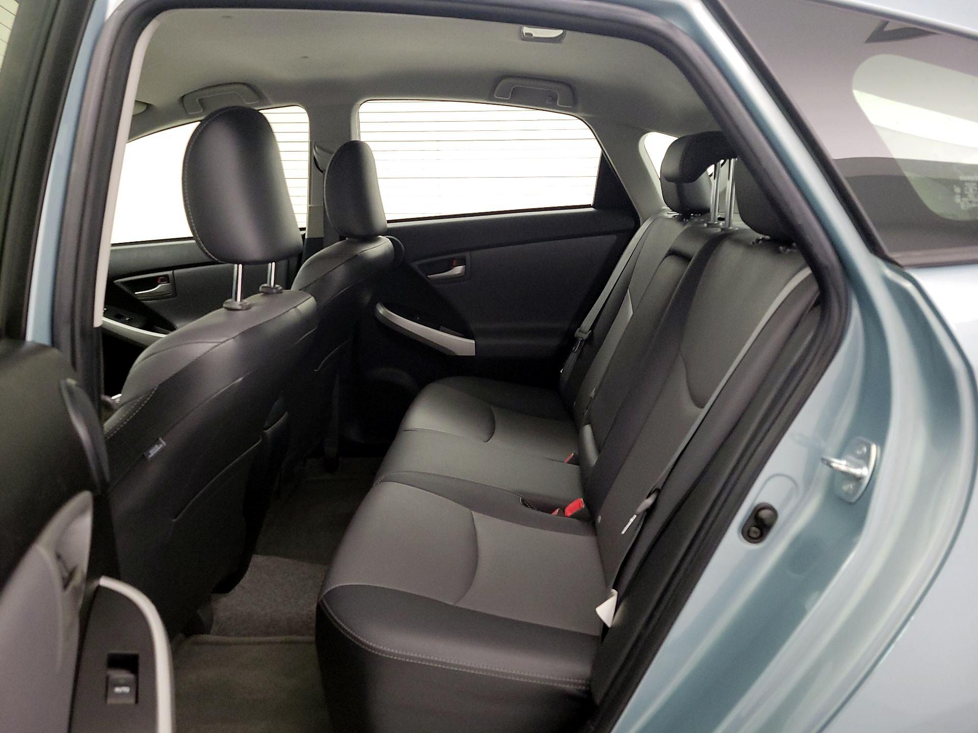 Thumbnail: 2014 Toyota Prius - 18