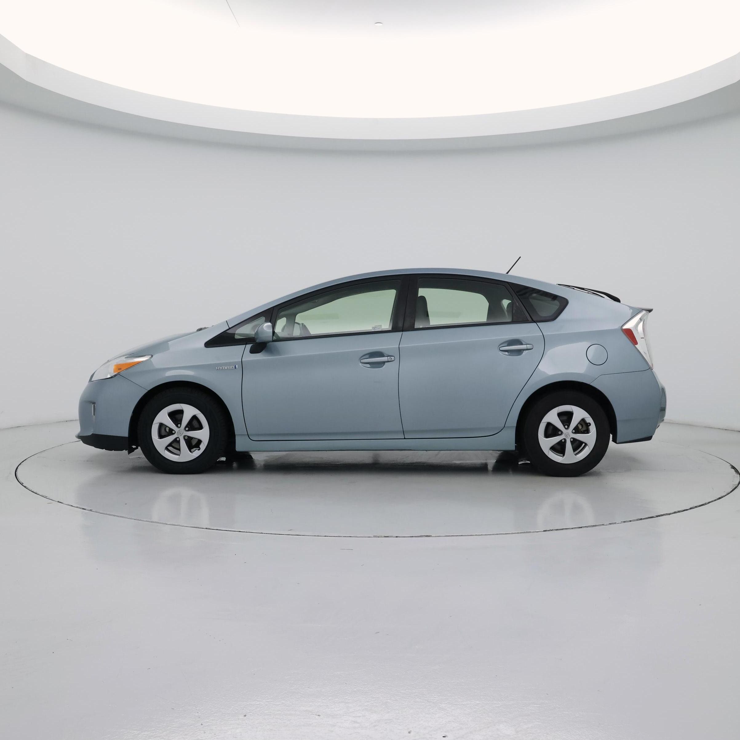 Thumbnail: 2014 Toyota Prius - 3