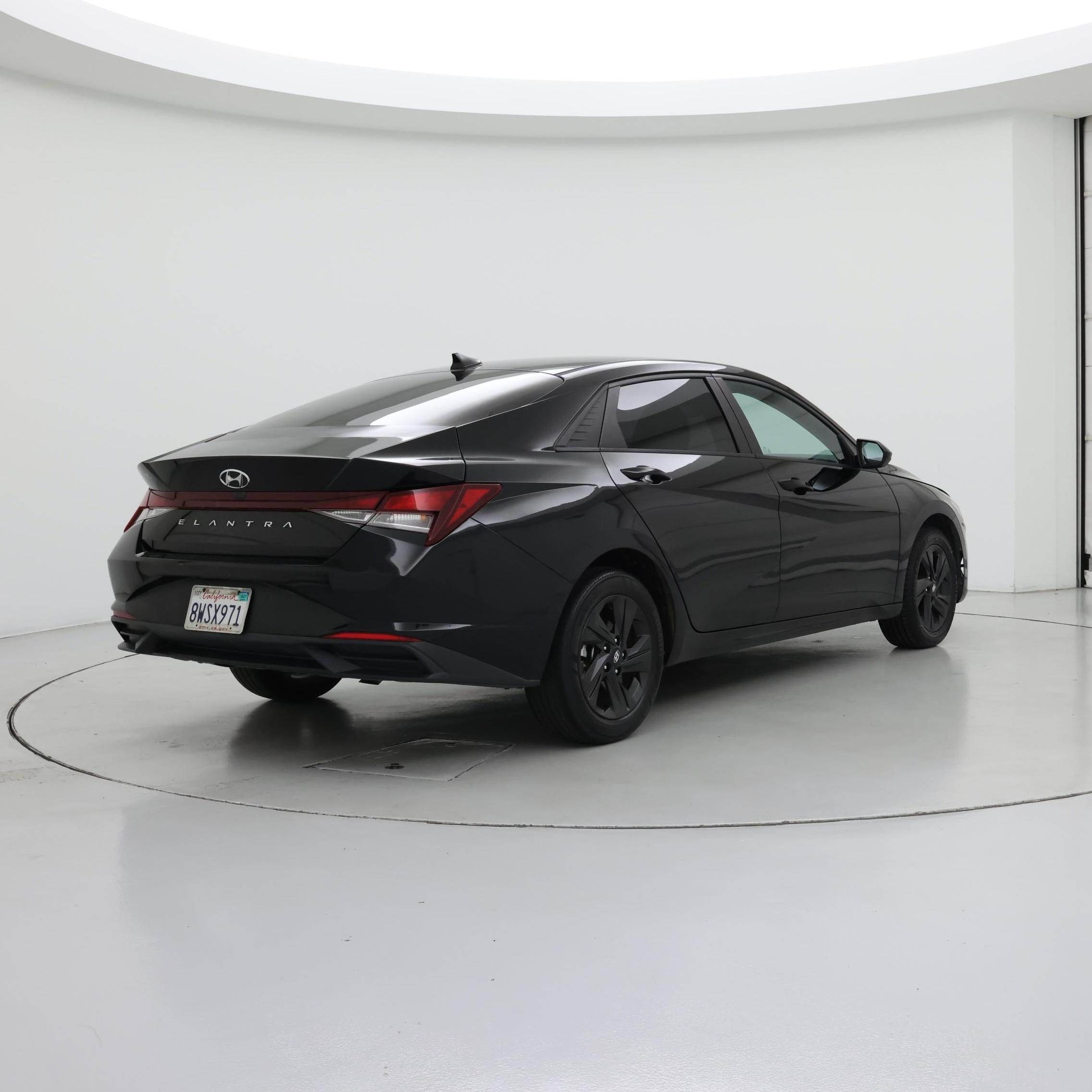 Thumbnail: 2021 Hyundai Elantra - 8