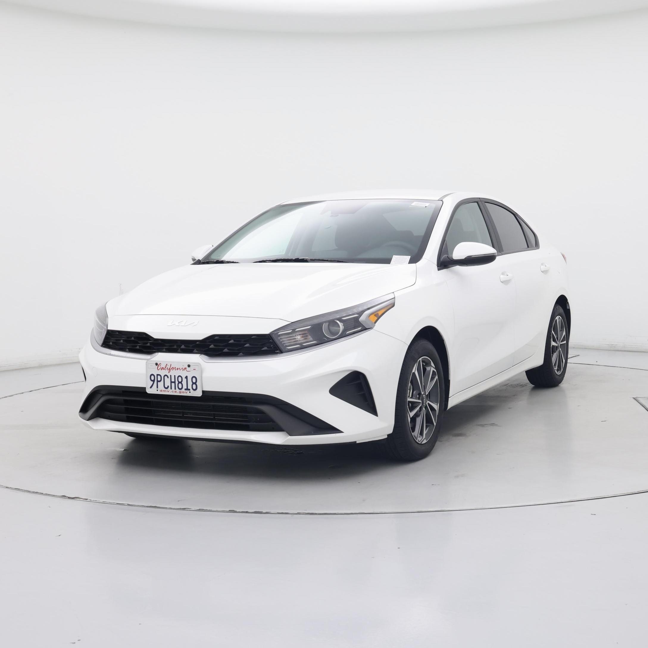 Thumbnail: 2024 Kia Forte - 4